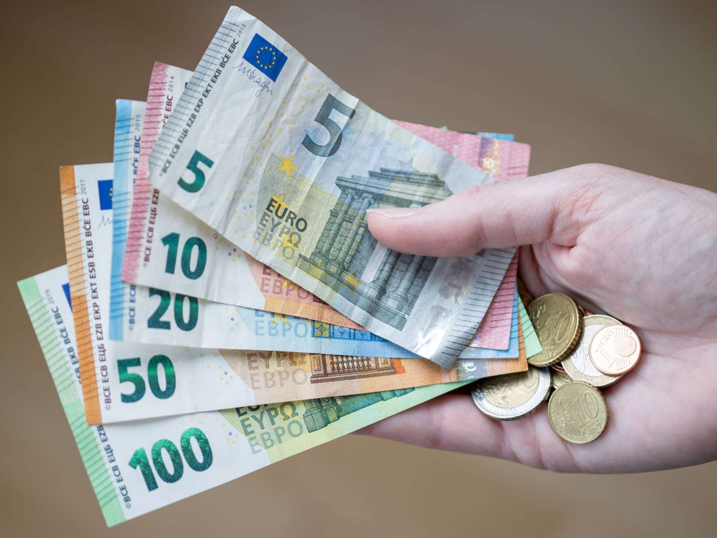 Veliko upravičencev brez novembrskega nakazila:  “Ne razumem, kako se lahko to zgodi”