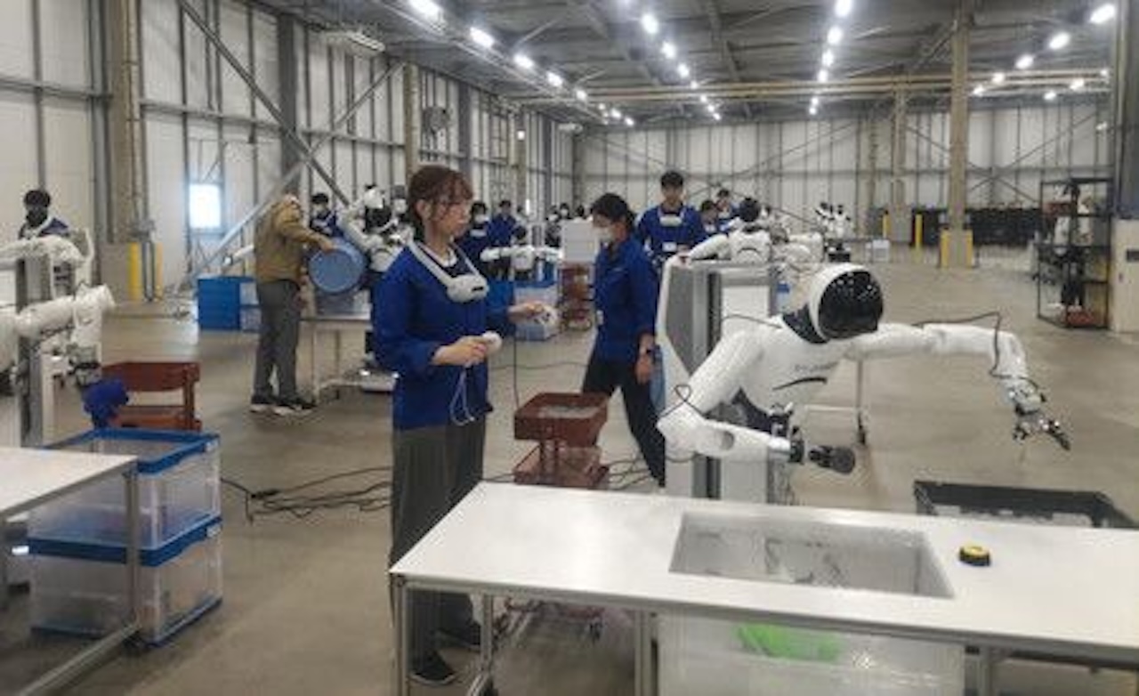 Roboti se učijo naših služb: V tej državi odprli posebno »šolo« za humanoide