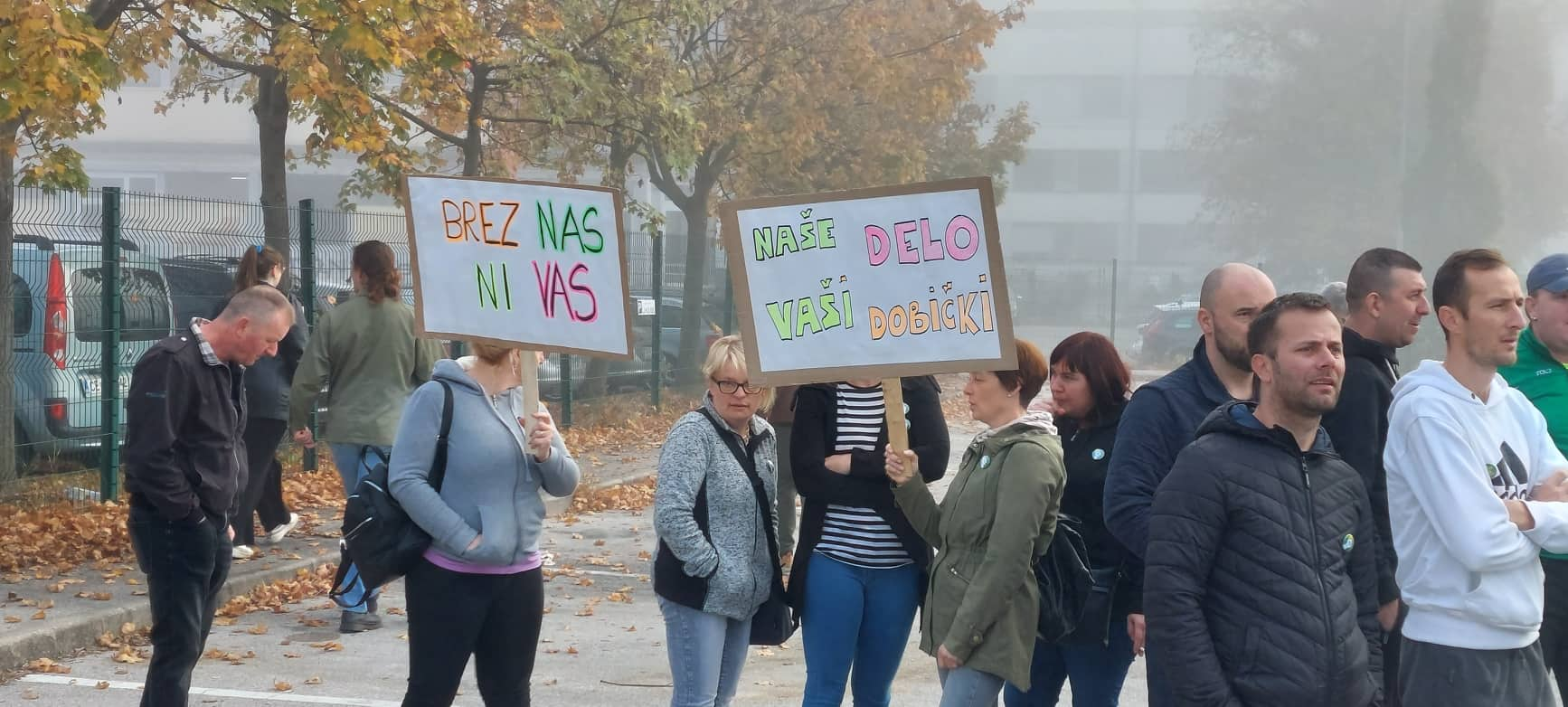 Zaposleni v Tušu na protestnem shodu zahtevali višje plače