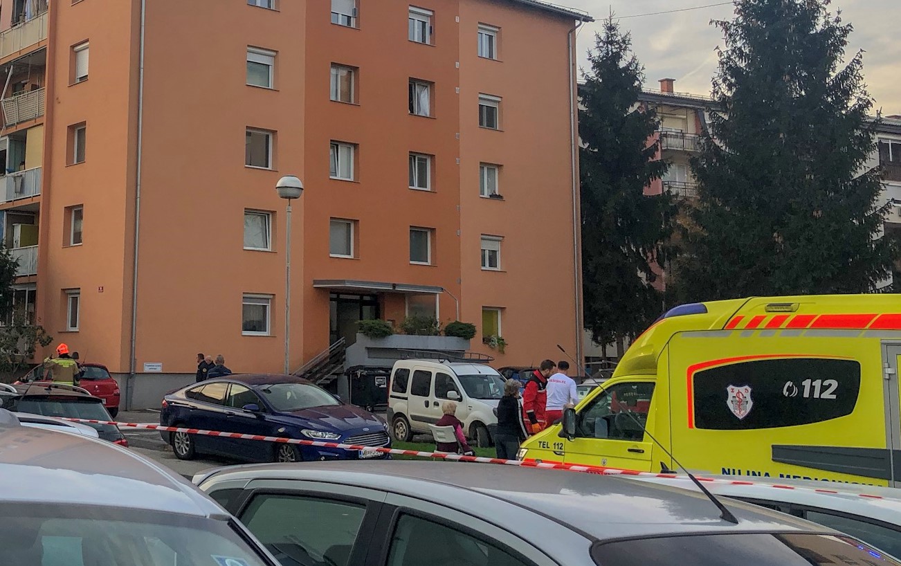 Na Pobrežju prišlo do močne eksplozije, ena oseba utrpela poškodbe