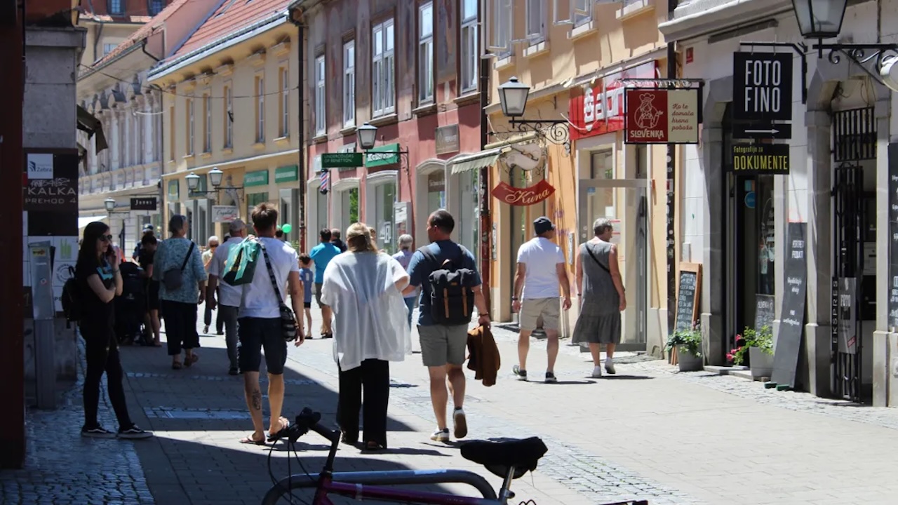 Tudi lani se je v Slovenijo priselilo več prebivalcev kot odselilo