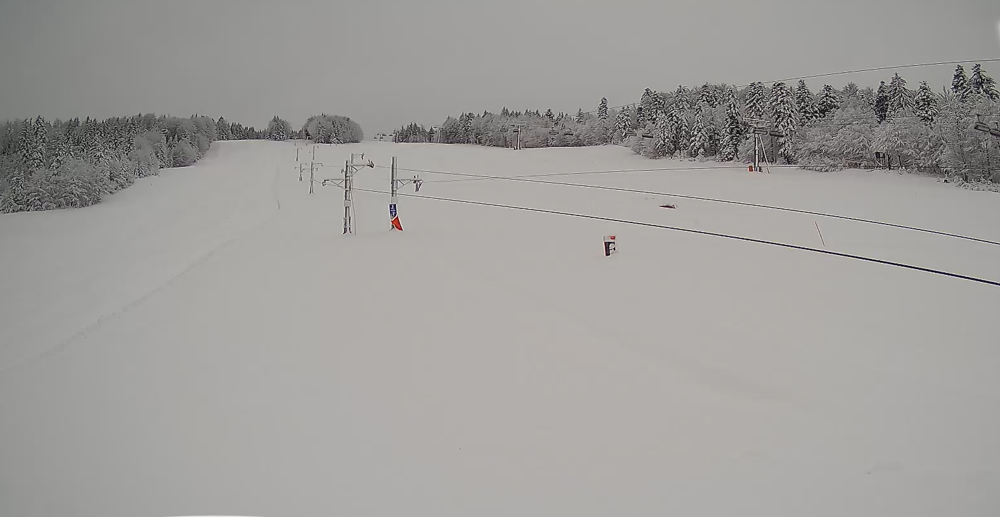 FOTO: Na Pohorju ponoči zapadlo 40 centimetrov snega