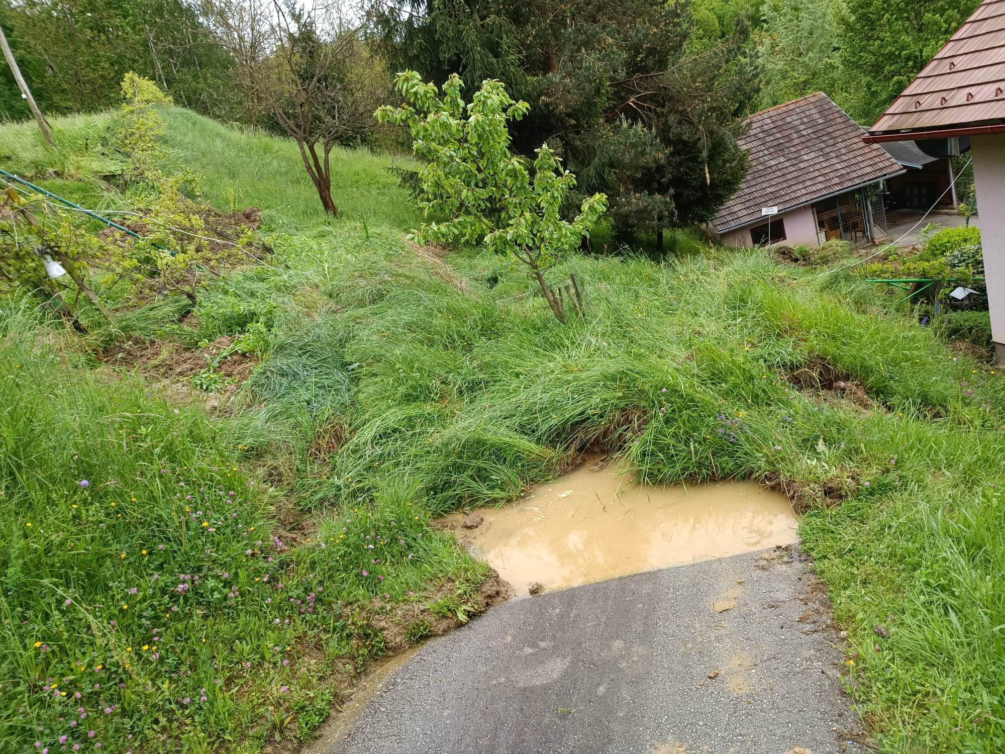 Tudi danes se je v okolici Maribora sprožilo nekaj zemeljskih plazov