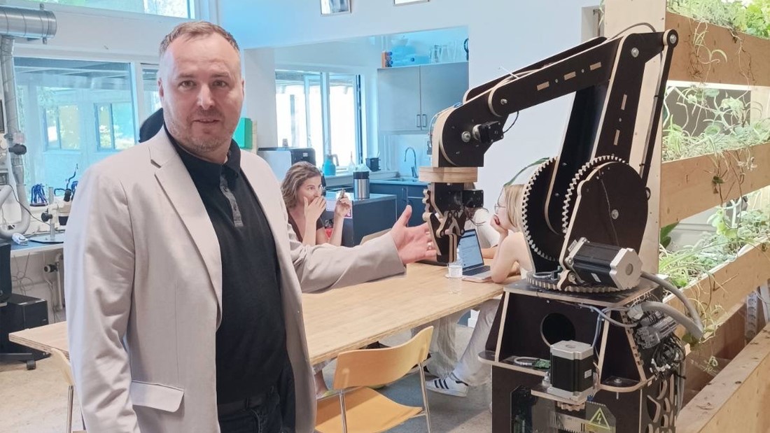 FOTO: Mariborski profesor prinaša inovativne ideje s poslovnega obiska na Danskem