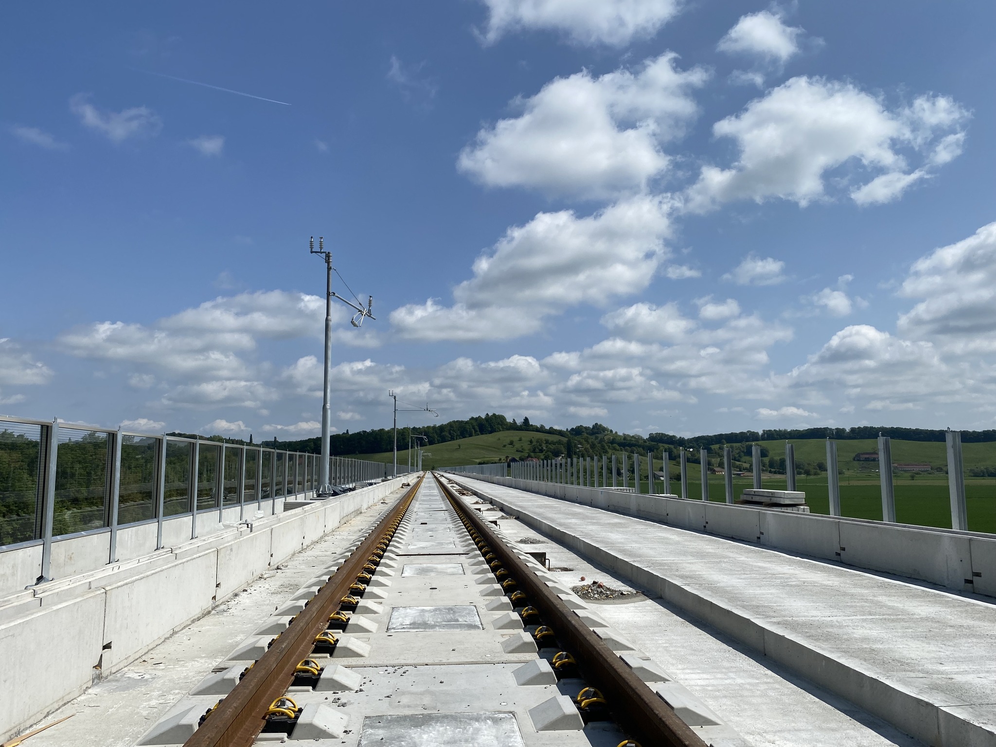 Pri nadgradnji železniške proge Maribor-Šentilj končali dela na viaduktu Pesnica