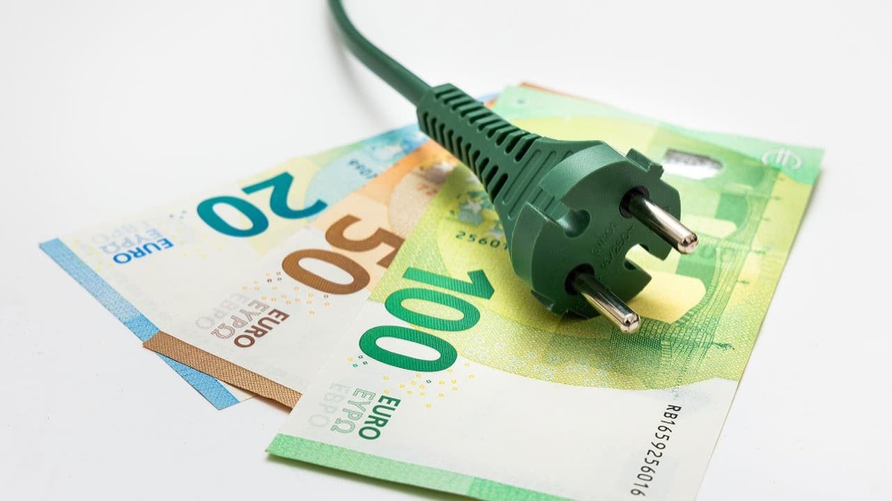 Katera slovenska podjetja bodo dobila državno pomoč za elektriko?
