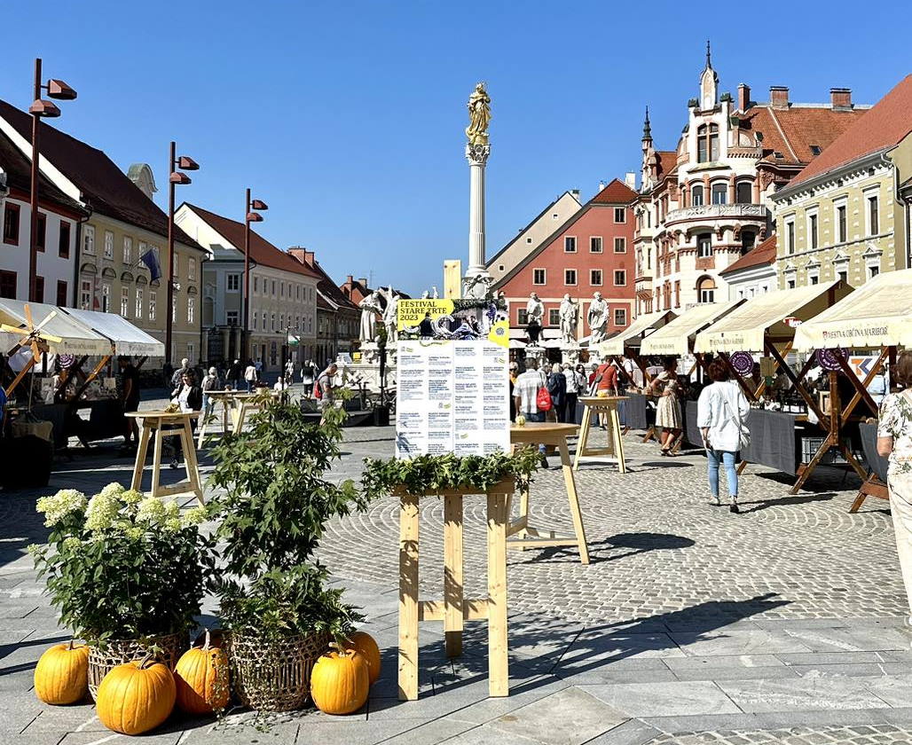 V Mariboru tržnica slovenskih dobrot, ki vabi na malico na prostem