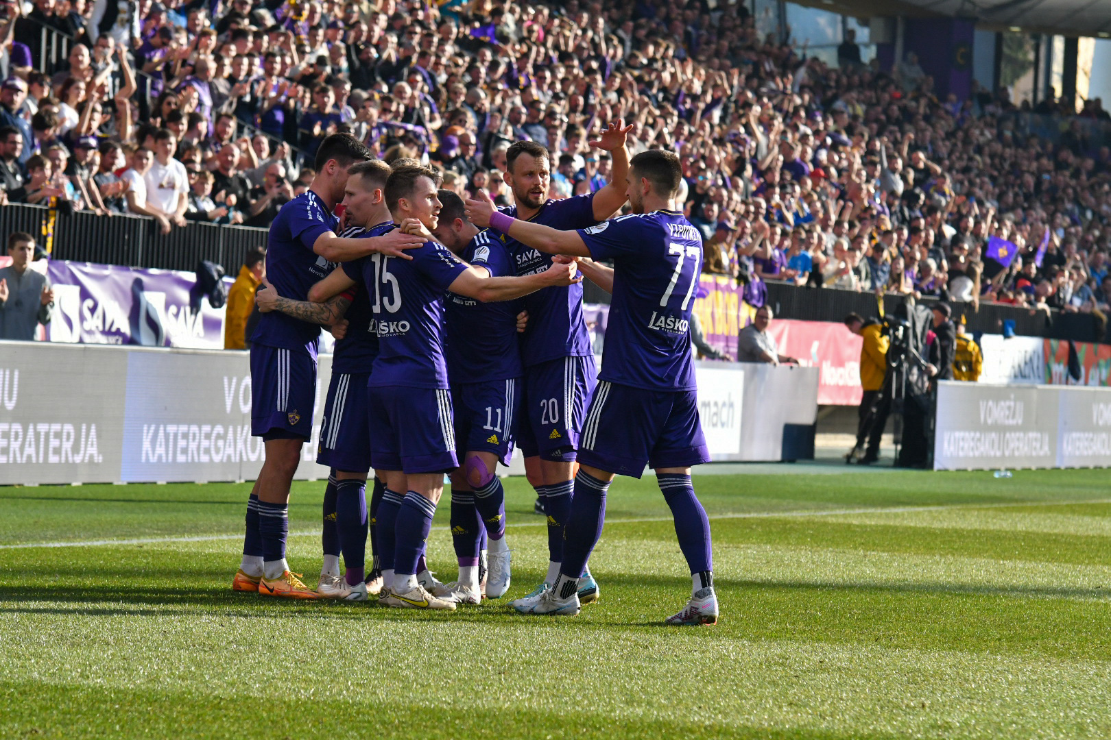 FOTO: NK Maribor v polnem Ljudskem vrtu boljši od Olimpije