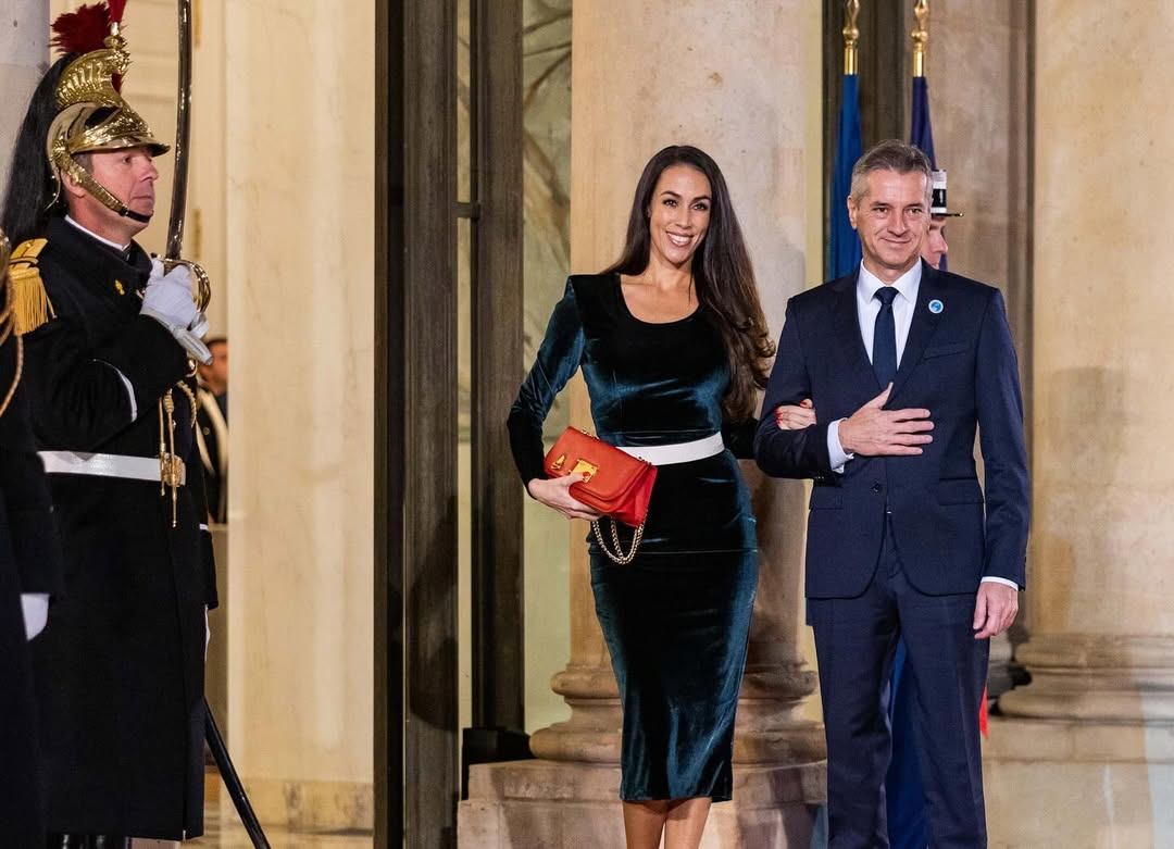 Ob bučnem aplavzu sta premier Golob in Tina Gaber postala mož in žena