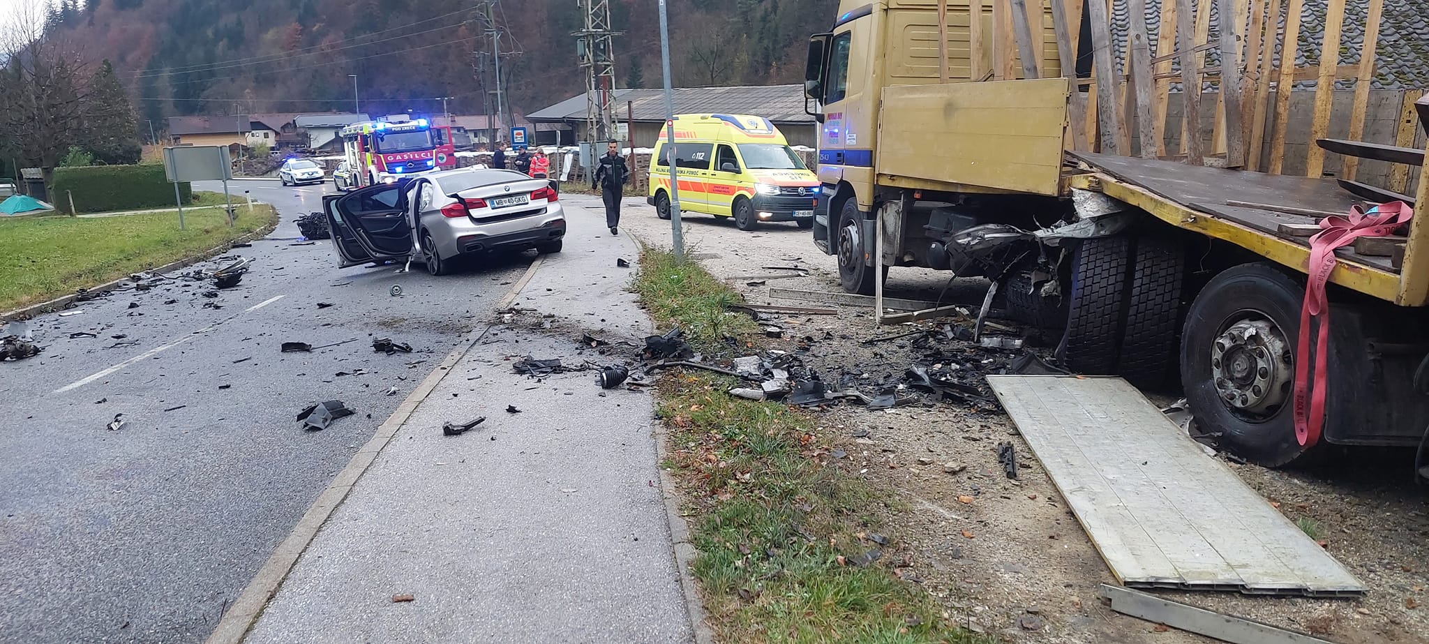 FOTO: Huda nesreča na Štajerskem, policija išče pobeglega moškega