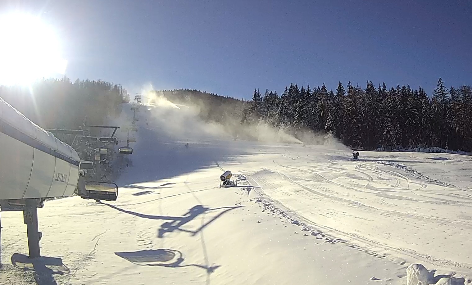 Huda nesreča na Arehu, smučarja sta močno trčila in pristala v bolnišnici