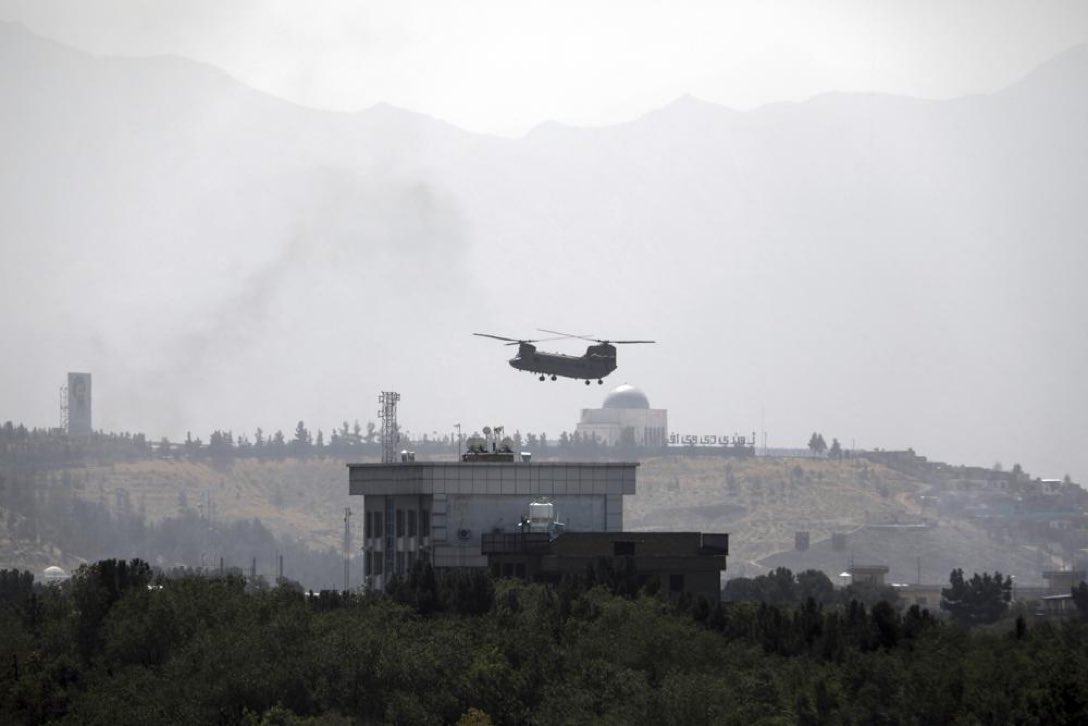 V bližini kabulskega letališča nova eksplozija, ZDA napadle vozilo skrajnežev