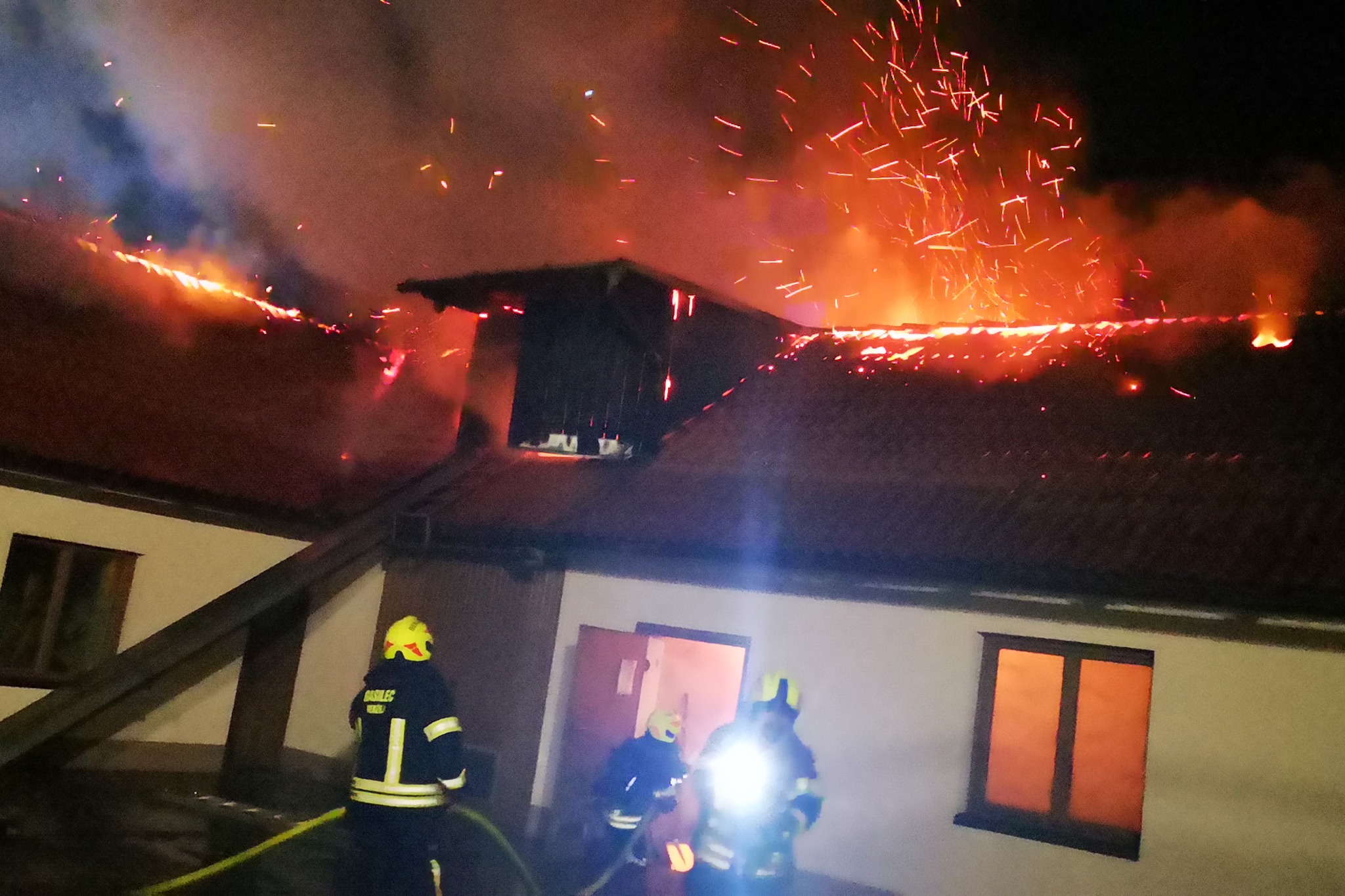 FOTO: Za grozljiv požar na Štajerskem kriv požigalec
