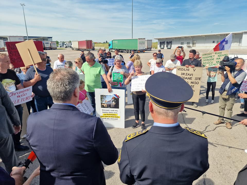 Poklukar o migrantih: "Tihotapljenje na tem področju cveti"