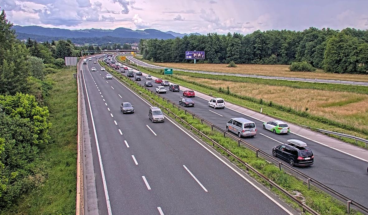 Nujna dela povzročajo zastoje na štajerski avtocesti: Računajte z zamudo