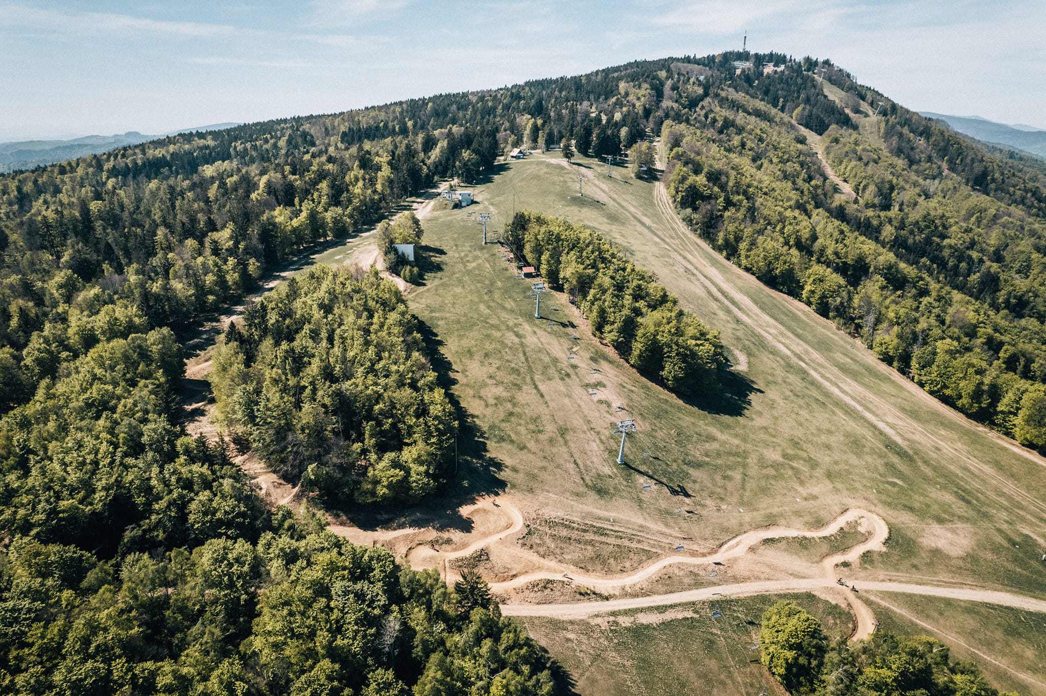 Novost na Mariborskem Pohorju: Po strminah z gorskimi trikolesniki