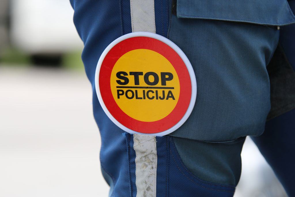 Vlada zaradi povečanih varnostnih obremenitev sprejela sklep za vpoklic pomožnih policistov