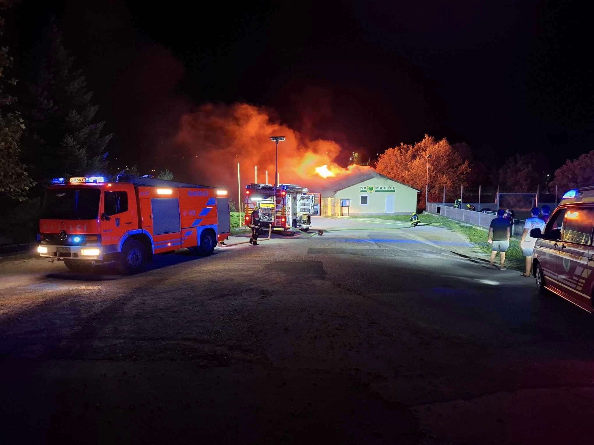 FOTO: Večji požar na Štajerskem uničil prostore nogometnega kluba