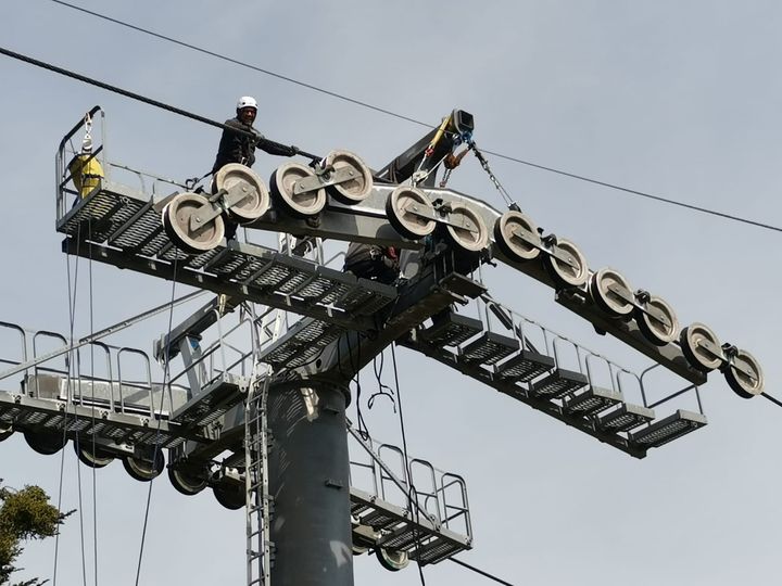 Dela zaradi dežja podaljšana, Pohorska vzpenjača še ne bo delovala