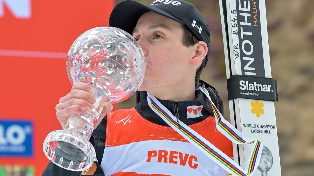 Po diskvalifikaciji se je odzval Domen Prevc: "Bil sem približno 100 gramov prelahek za mojo dolžino smuči"