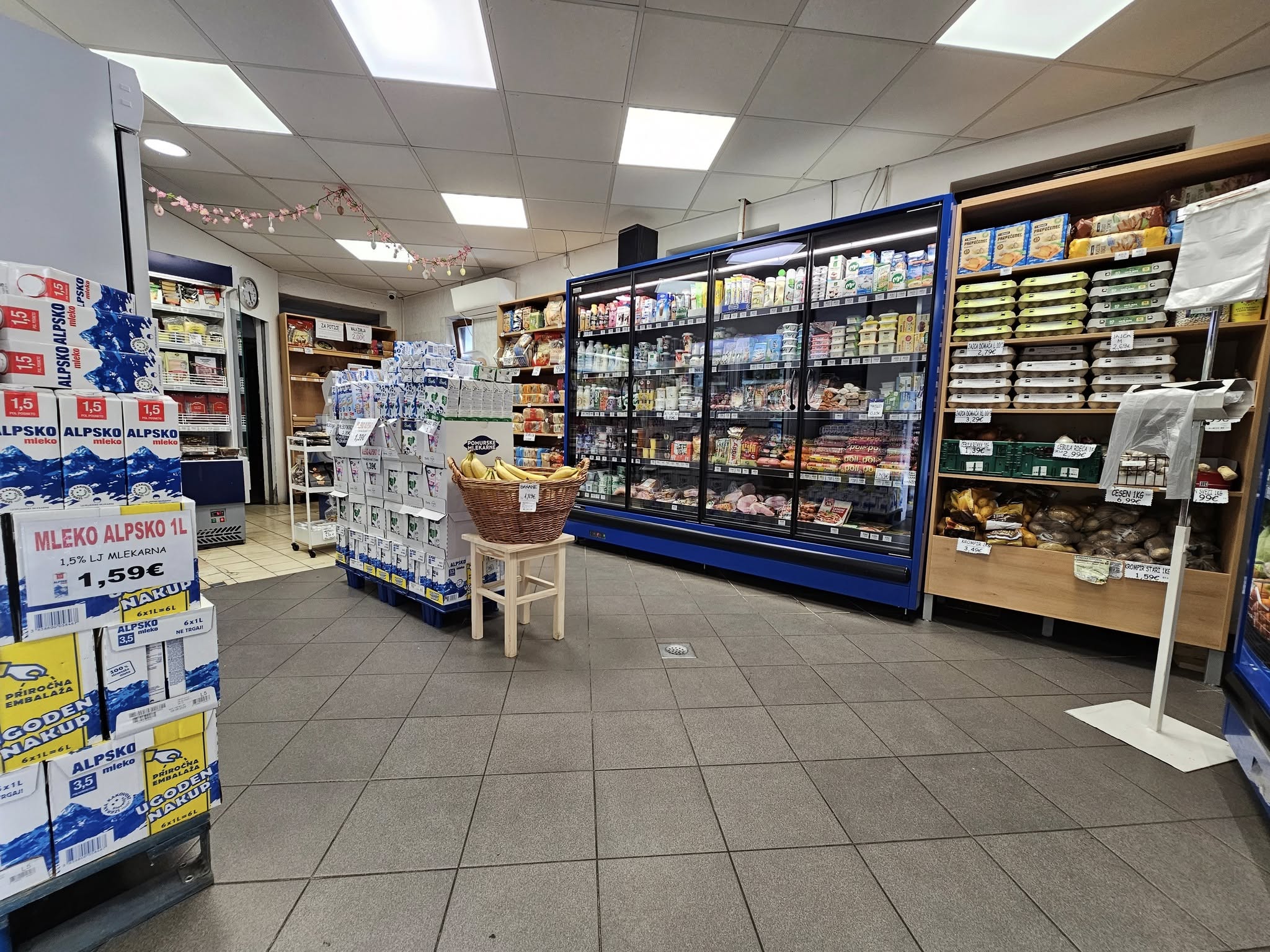 Dežurne trgovine v Mariboru in okolici: Kam po (nujne) praznične nakupe?