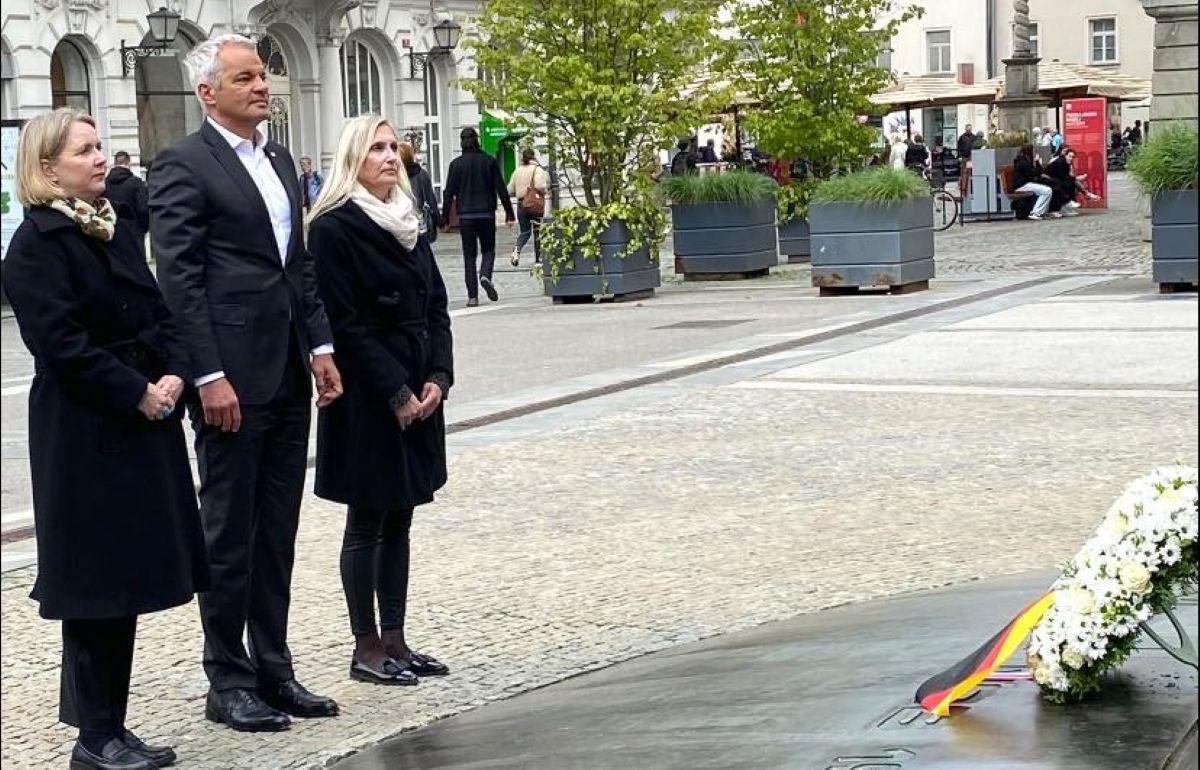Maribor kot simbol spomina in sprave: Položili venec v spomin na žrtve nacizma