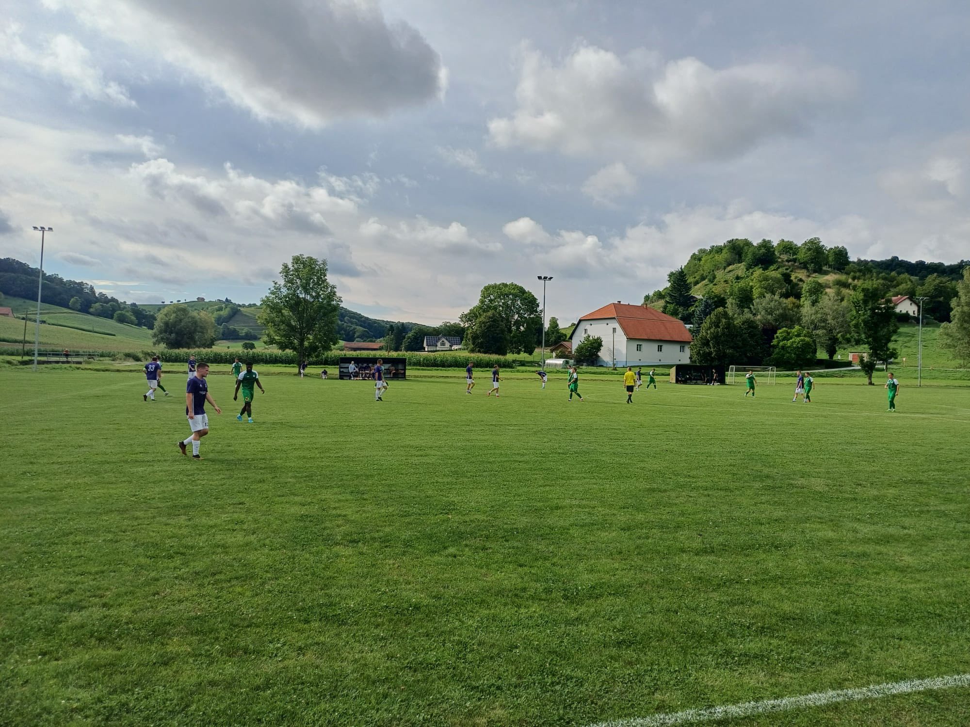 Neznanci okradli lokalni nogometni klub: "Naši člani iz svojega žepa prispevajo za klubske potrebe"