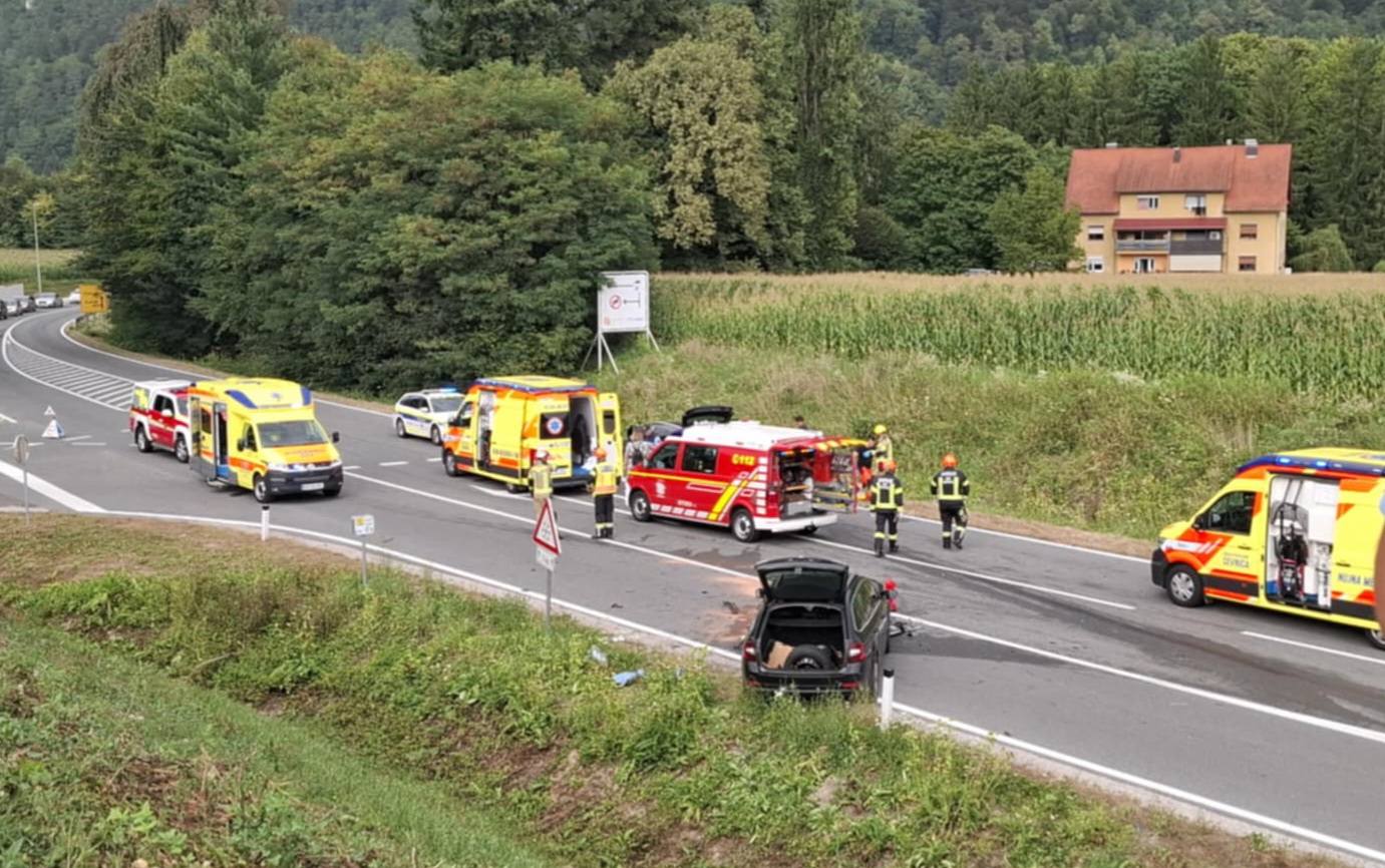 Po hudi nesreči poškodovane s helikopterjem prepeljali v UKC Maribor (FOTO)