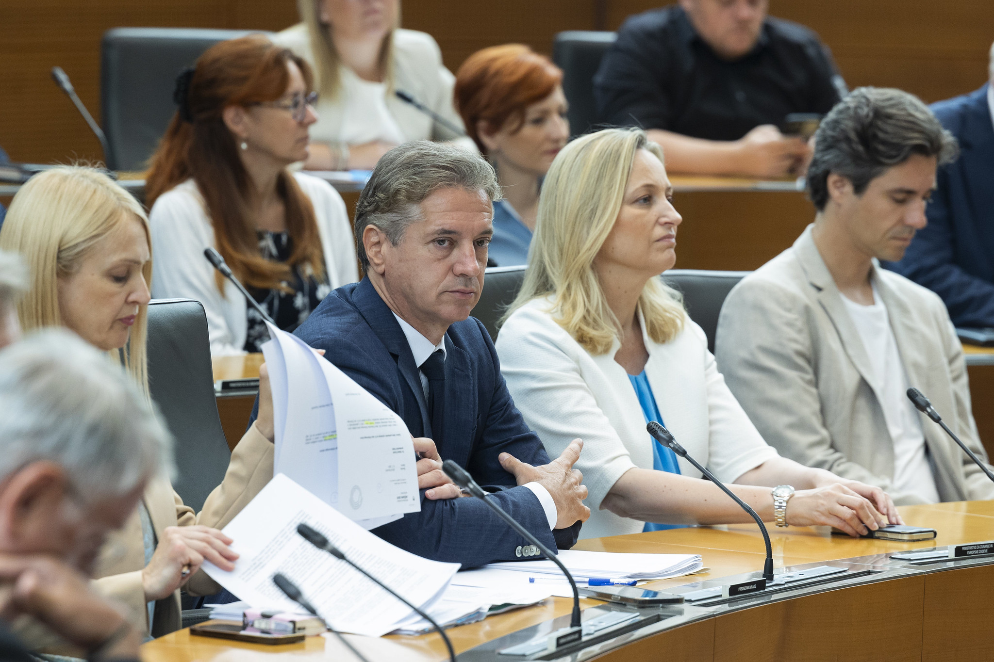 Bi moralo Goloba skrbeti? Delo vlade z najmanjšo podporo po maju