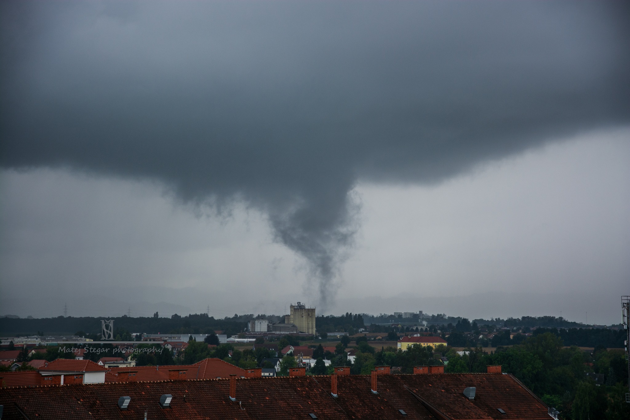 FOTO: Vau, ste ga videli? Mini tornado pri Ptuju