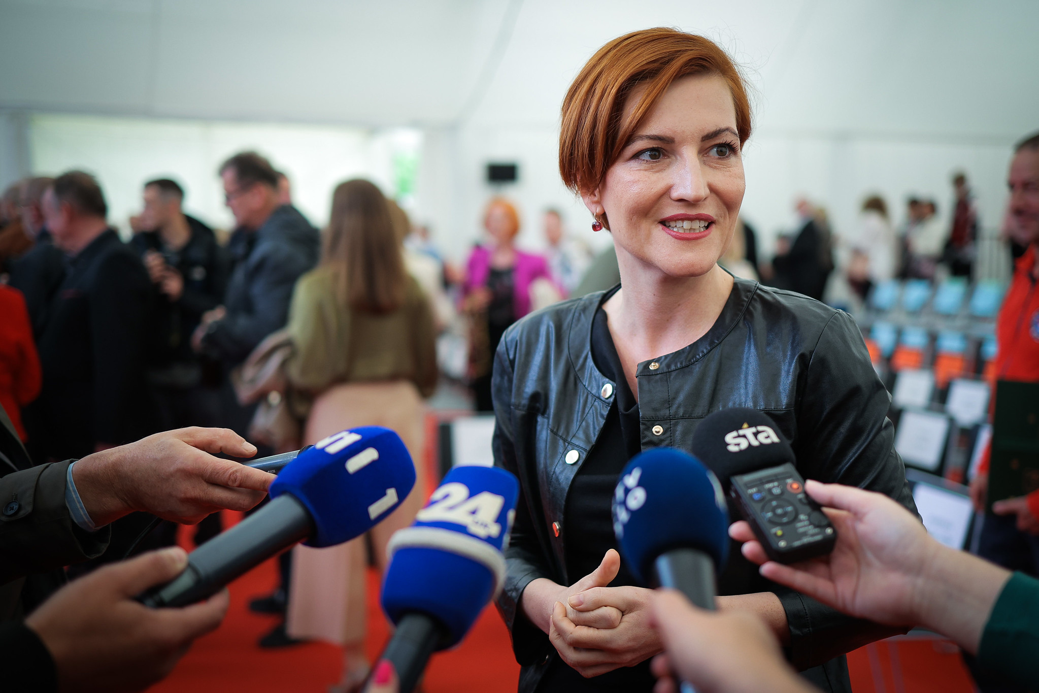 Udarec, ki bo potopil številne festivale in predstave: Levica zaradi poteze SDS zahteva nujno sejo