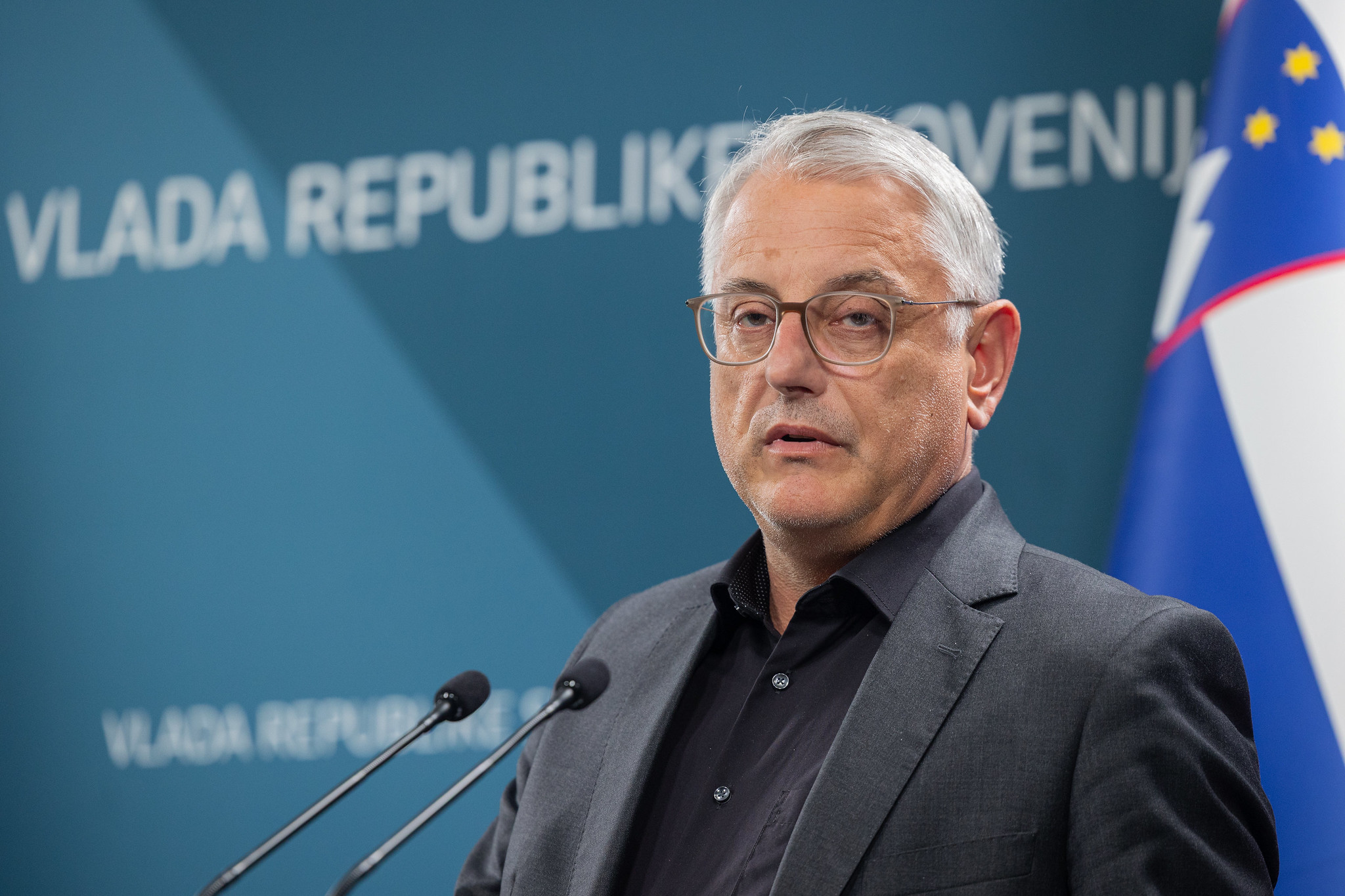 Minister Han se ne bo udeležil prvenstva v atletiki v Mariboru: ''Ne morem gledati stran, ko po svetu letijo bombe''