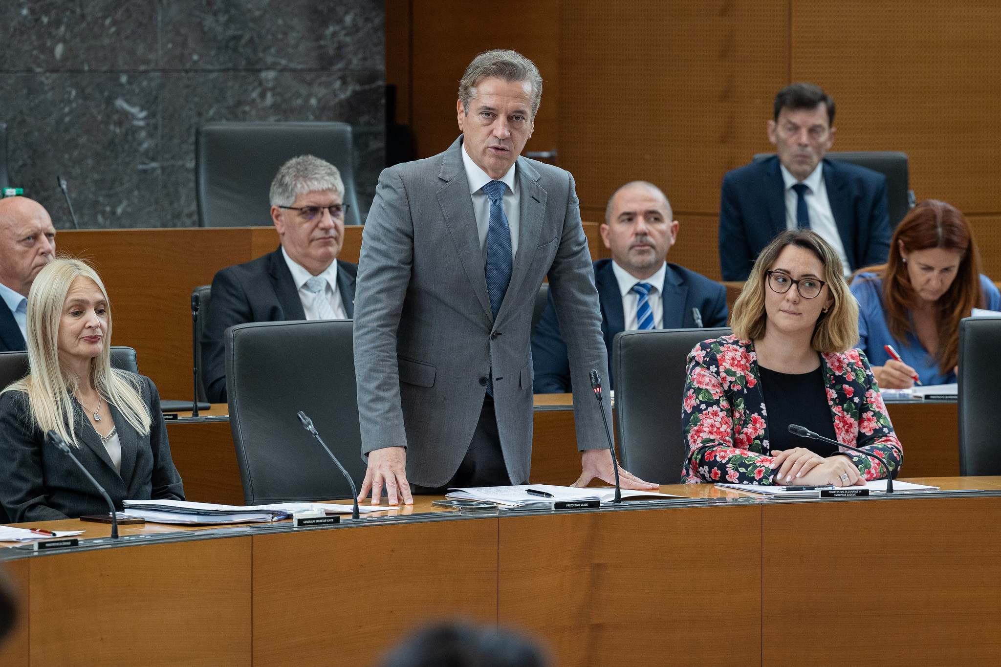 Golob še letos obljublja izplačilo vsem: "Zdaj vam povem, da bo božičnica za vse obvezna"
