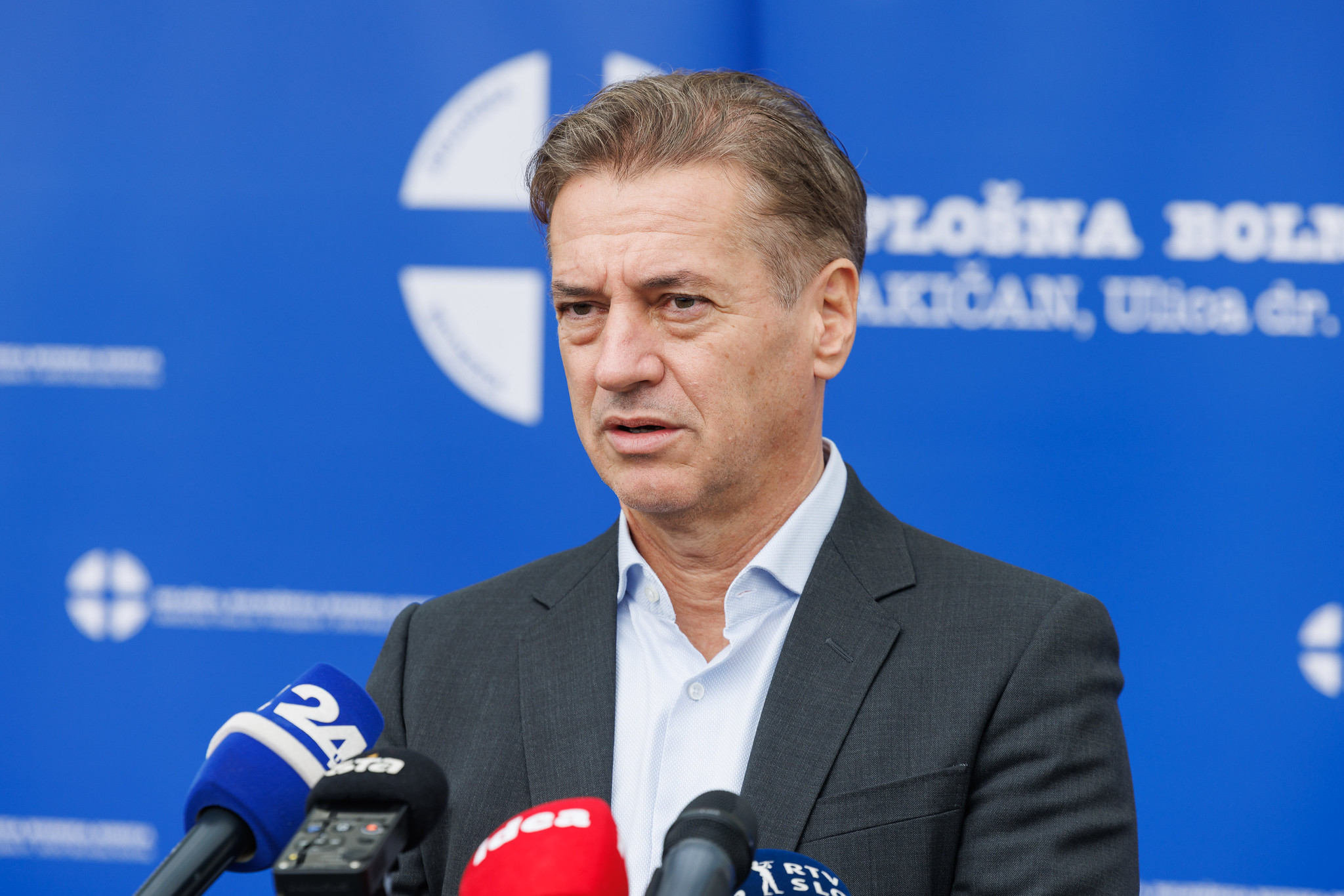 Zadeva je resna, Golob zaradi vpliva na volitve na poti v Bruselj