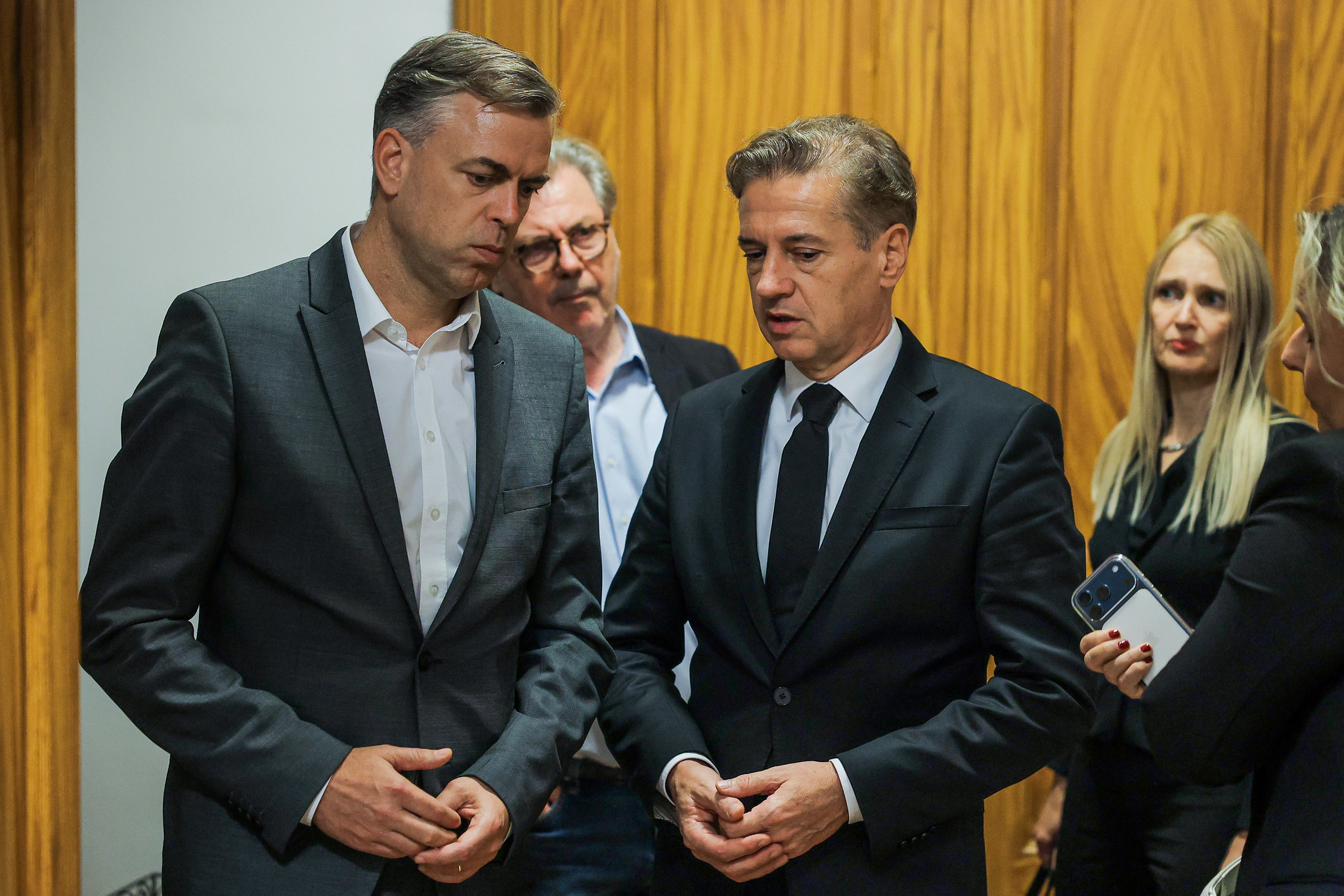 V ŽIVO: Golob napovedal radikalne ukrepe: "Ne bom olepševal, državni aparat je odpovedal"