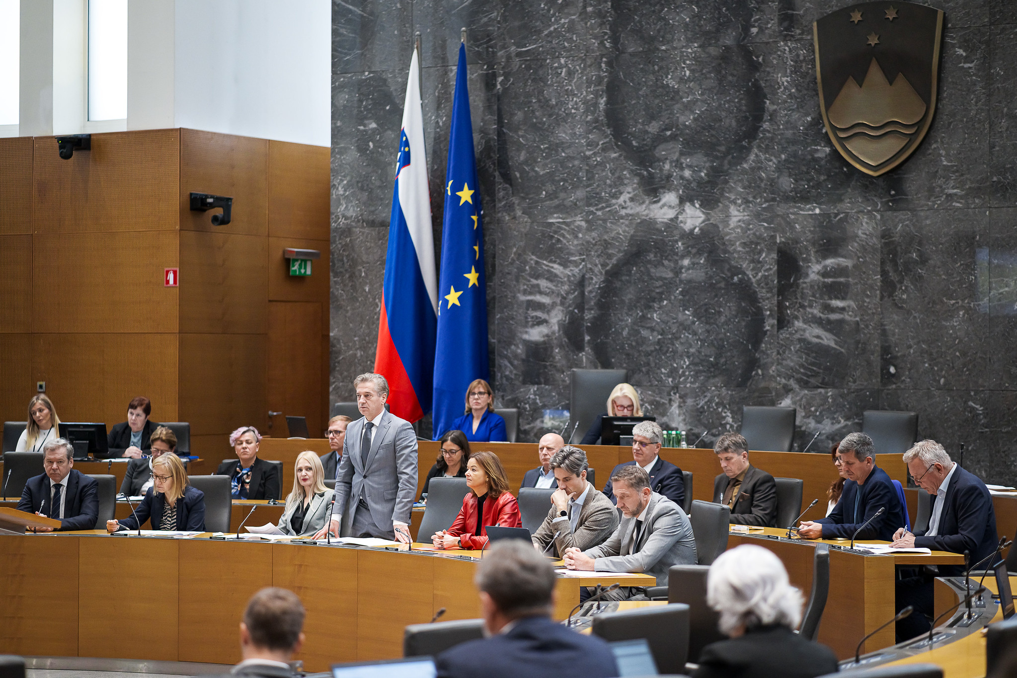 Kdo so najbolj priljubljeni politiki v državi? Na vrhu predsednica republike, Janša in Stevanović pri repu
