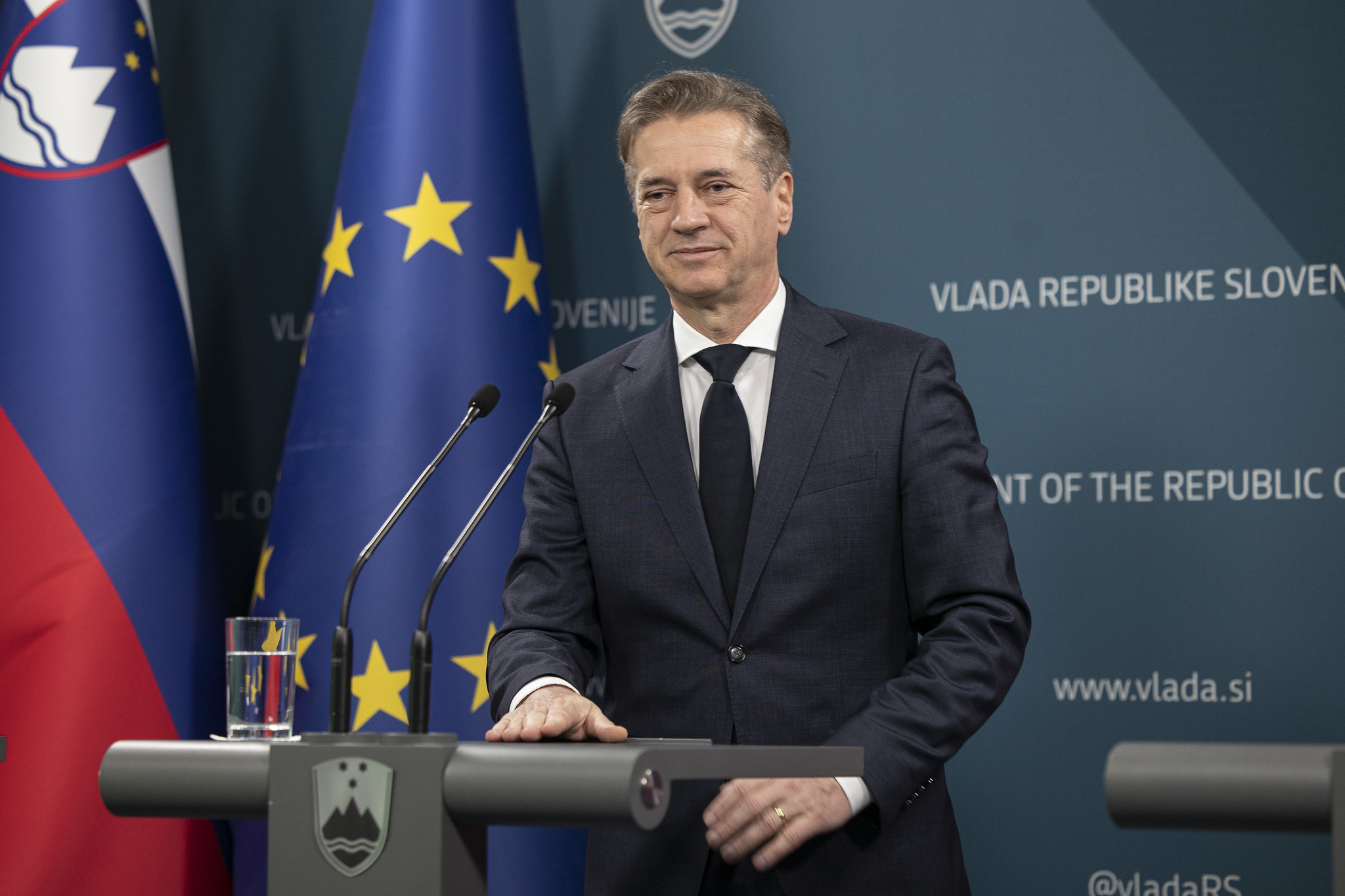 Slovenija s košarico predsedniku Trumpu