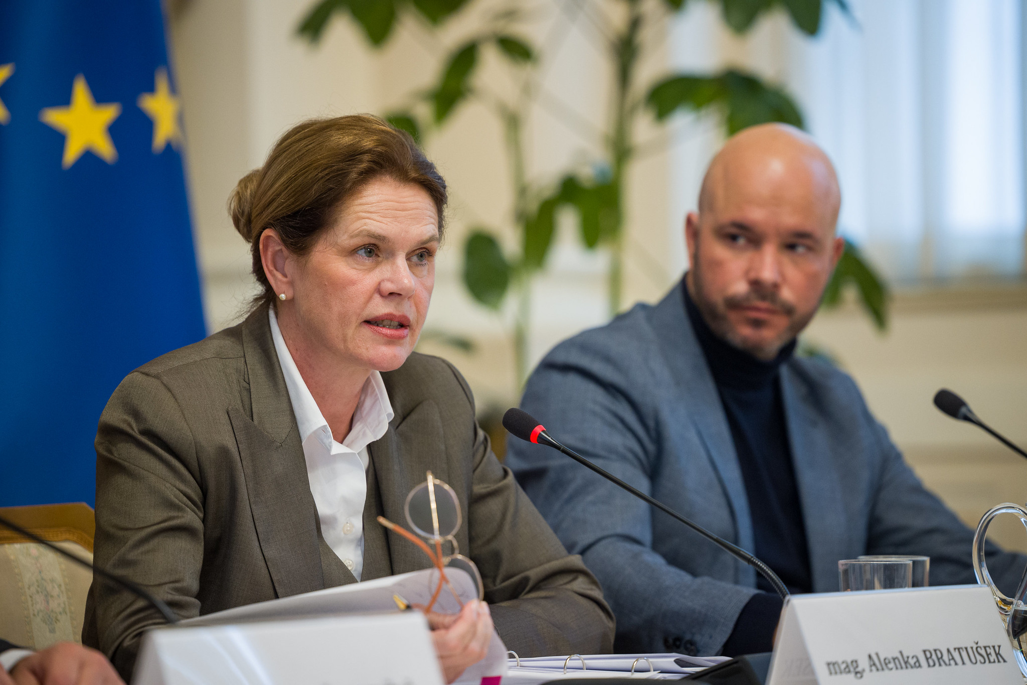 Ne verjemite vsemu, kar slišite: Posnetki Bratuškove naj bi bili narejeni z umetno inteligenco