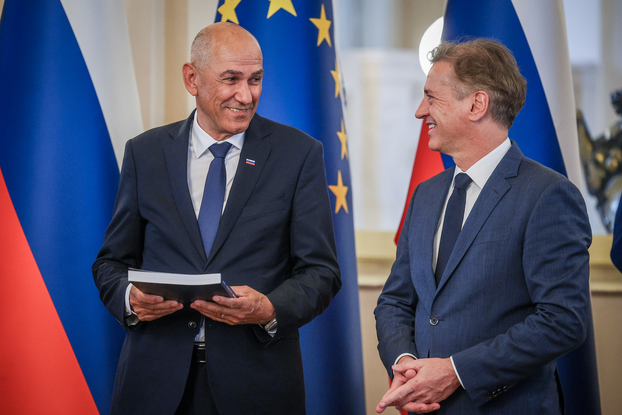 Svoboda zavrnila Janšo in napovedala vlado v senci