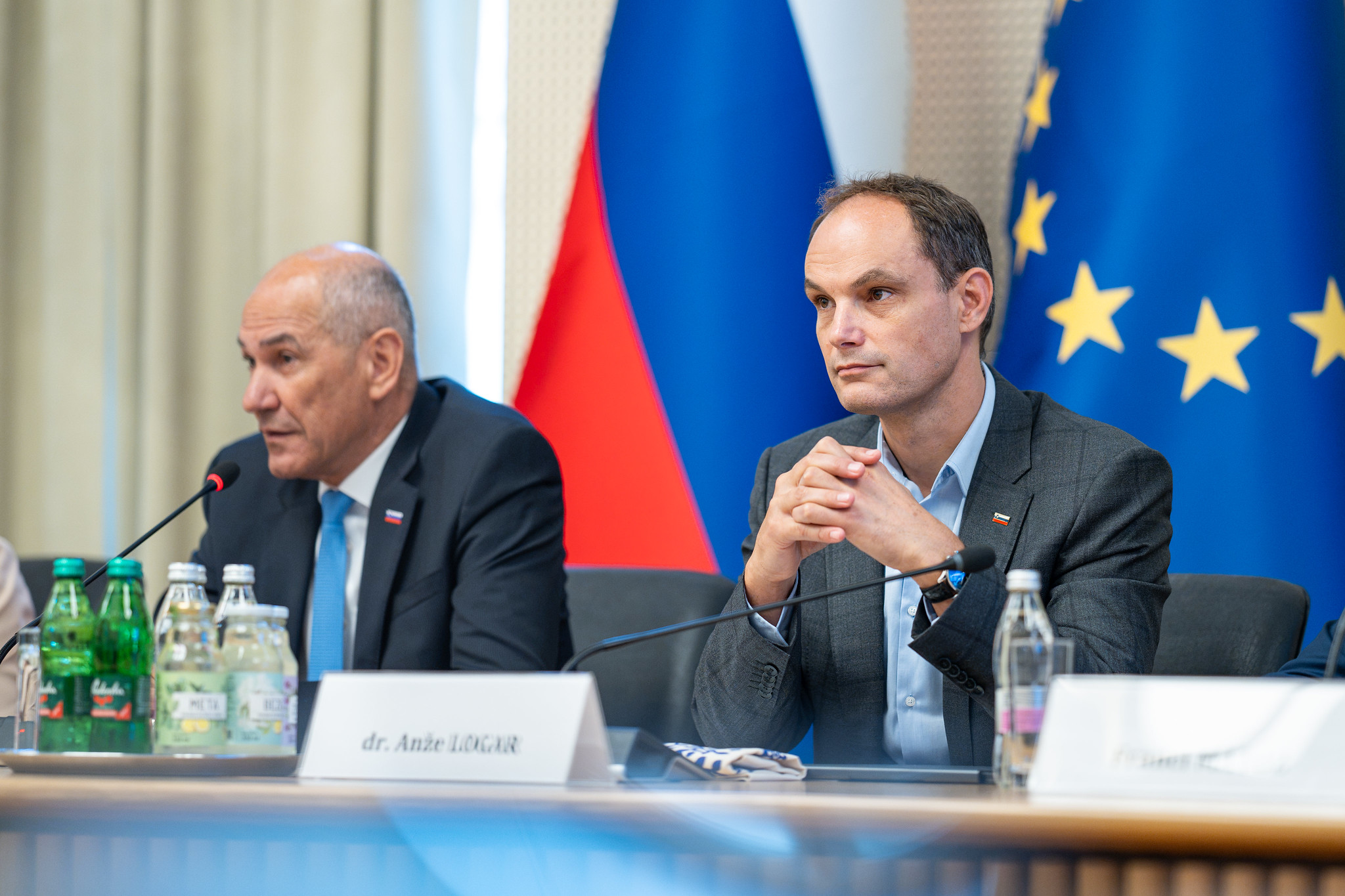 Koalicijski vrh za zaprtimi vrati: Kateri zakoni bodo še letos prišli v državni zbor?