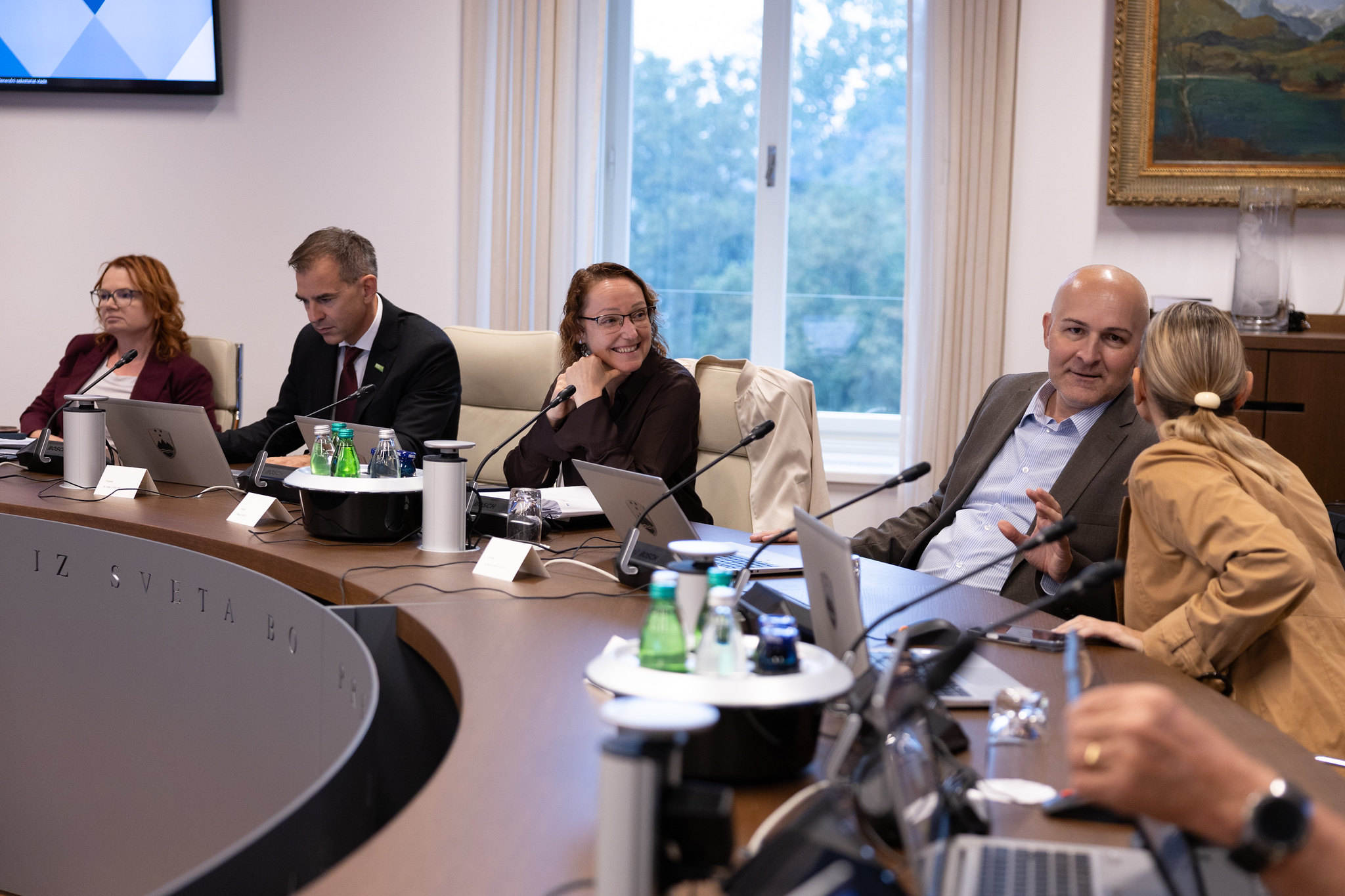 Manj denarja za šolstvo in znanost? Kolegij DZ potrdil nujni postopek za rezanje rasti financ