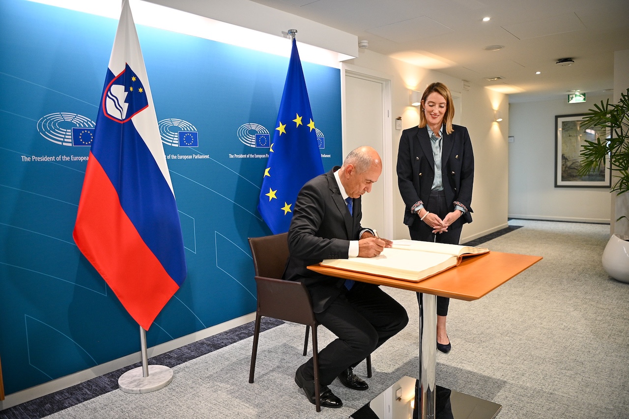 Janša začel pomemben obisk v Bruslju, popoldne ga čaka še ključni sestanek