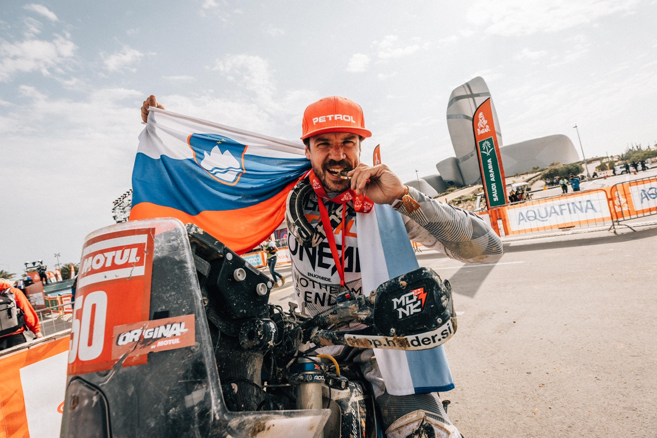 FOTO in VIDEO: Simon Marčič uspešno zaključil še četrti zaporedni reli Dakar