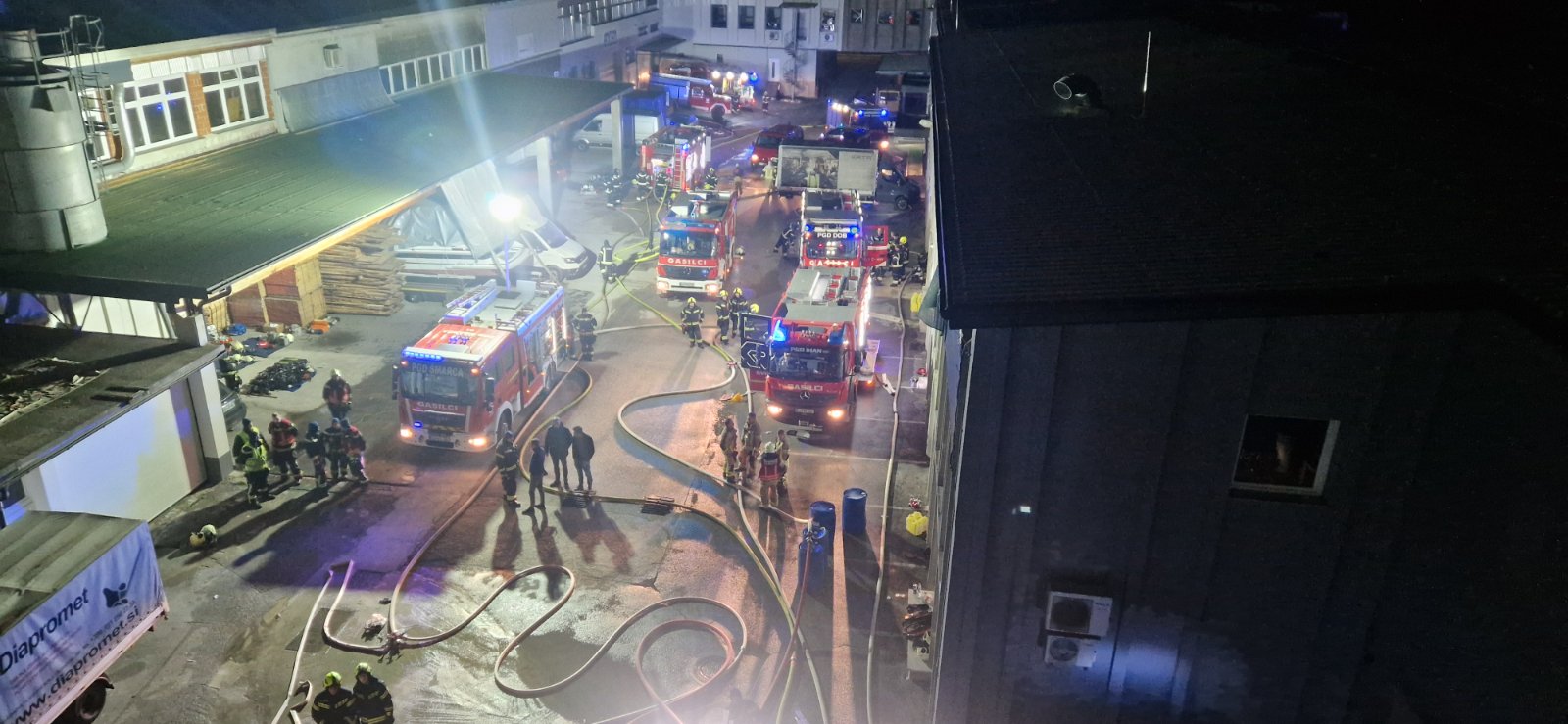 Požar v Radomljah: Kriminalisti preiskujejo pogorišče, analize razkrile pomembno ugotovitev