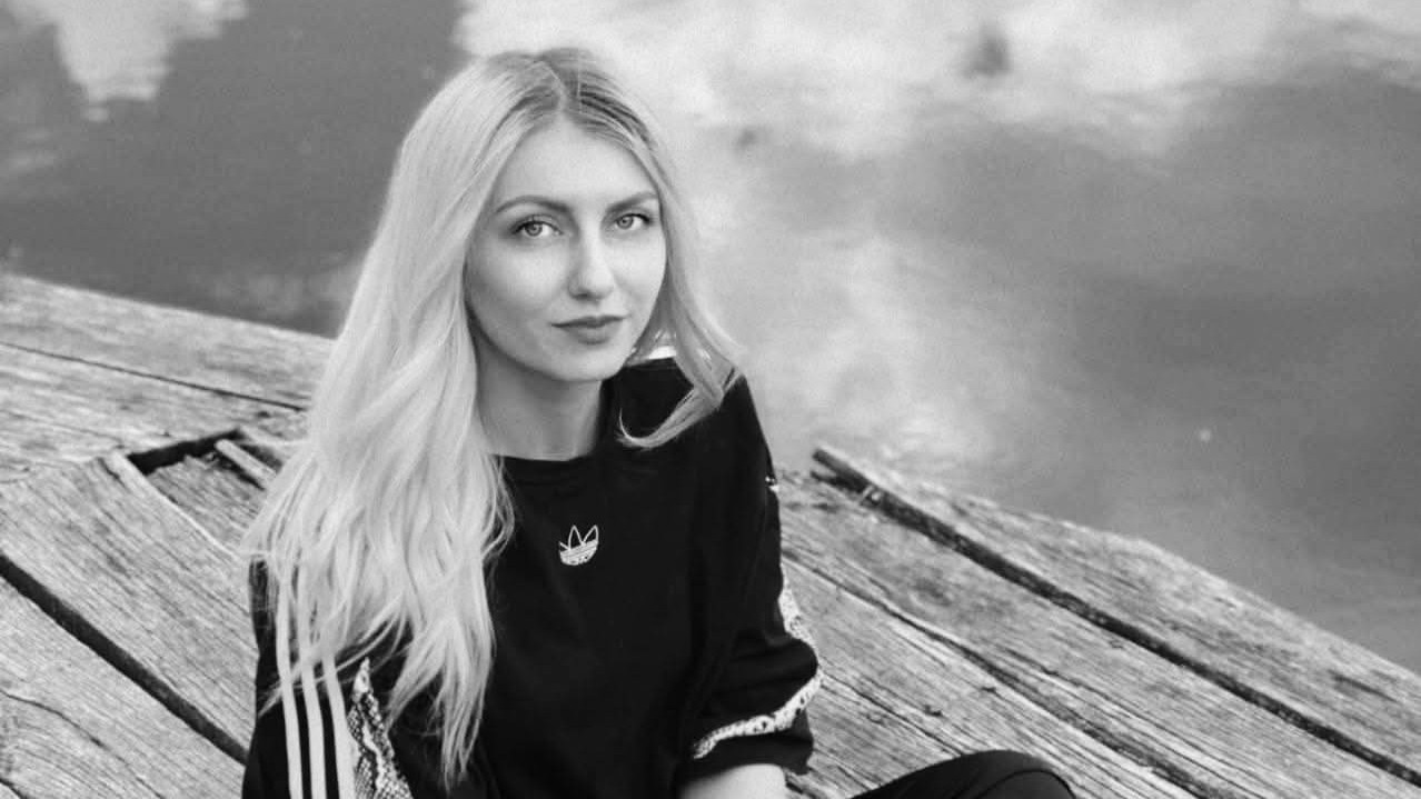 Prestregel jo je pred treningom in napadel: Stekla je v bližnji hotel, a jo je ulovil in ustrelil