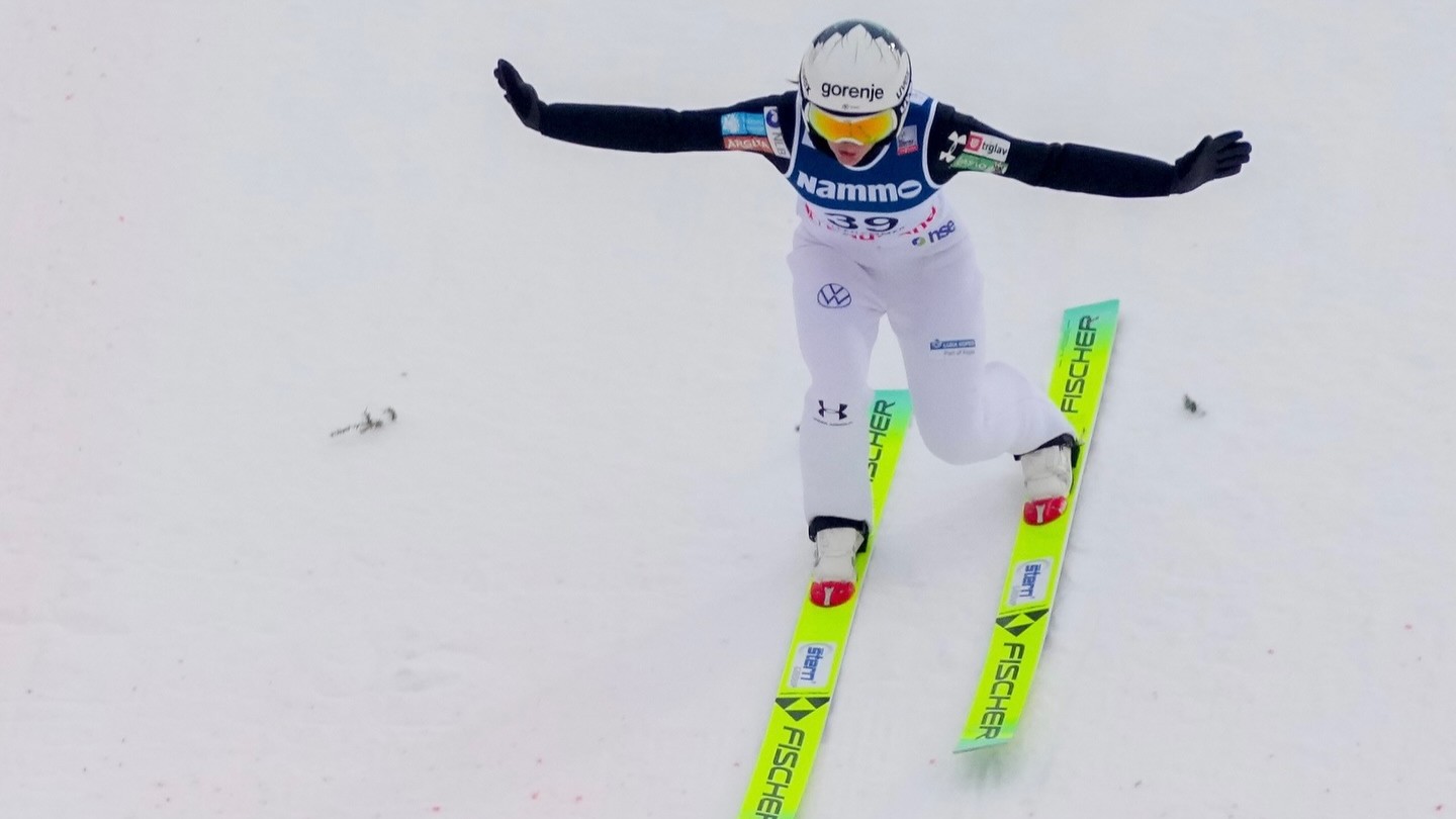 Sodniške ocene Niki Prevc odnesle zmago, sprijazniti se bo morala z odličnim drugim mestom