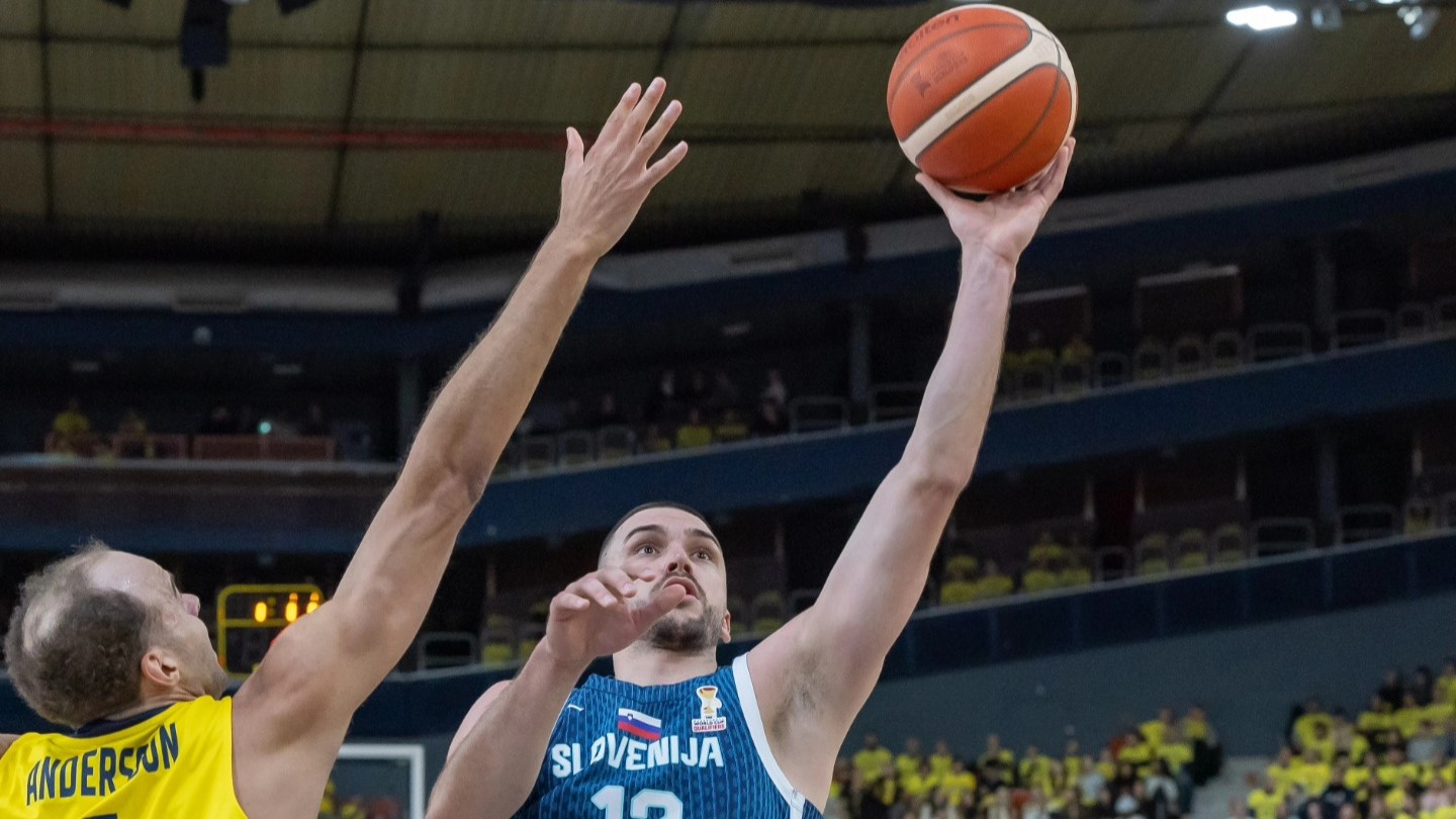 Slovenski košarkarji na Švedskem do nujne zmage