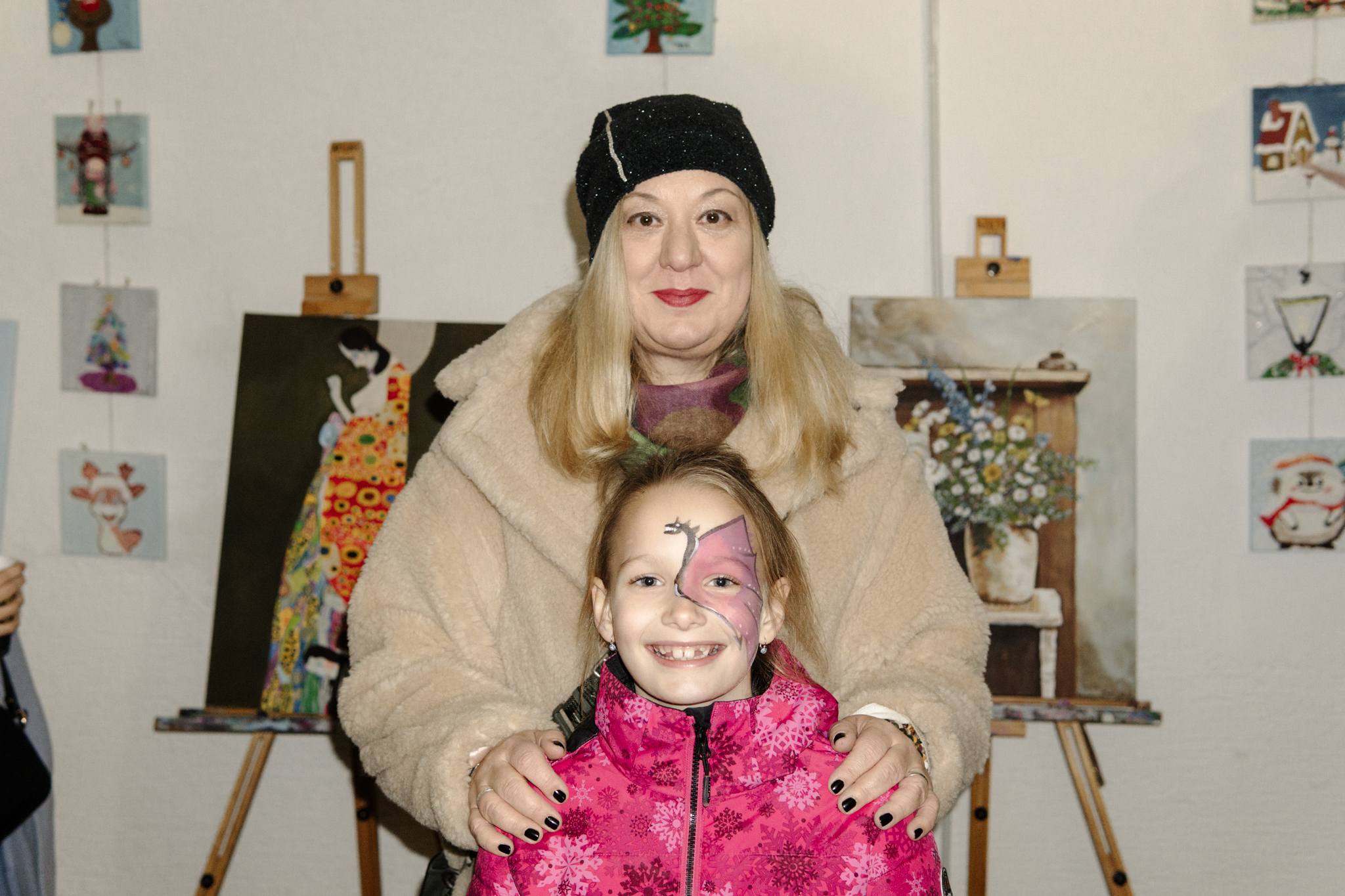 Božična razstava tečajnikov Šole umetnosti Atilem in Galerije Atile odprta v GT22