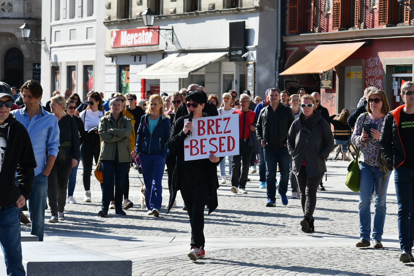 FOTO: V Mariboru ponovno protest proti ukrepom