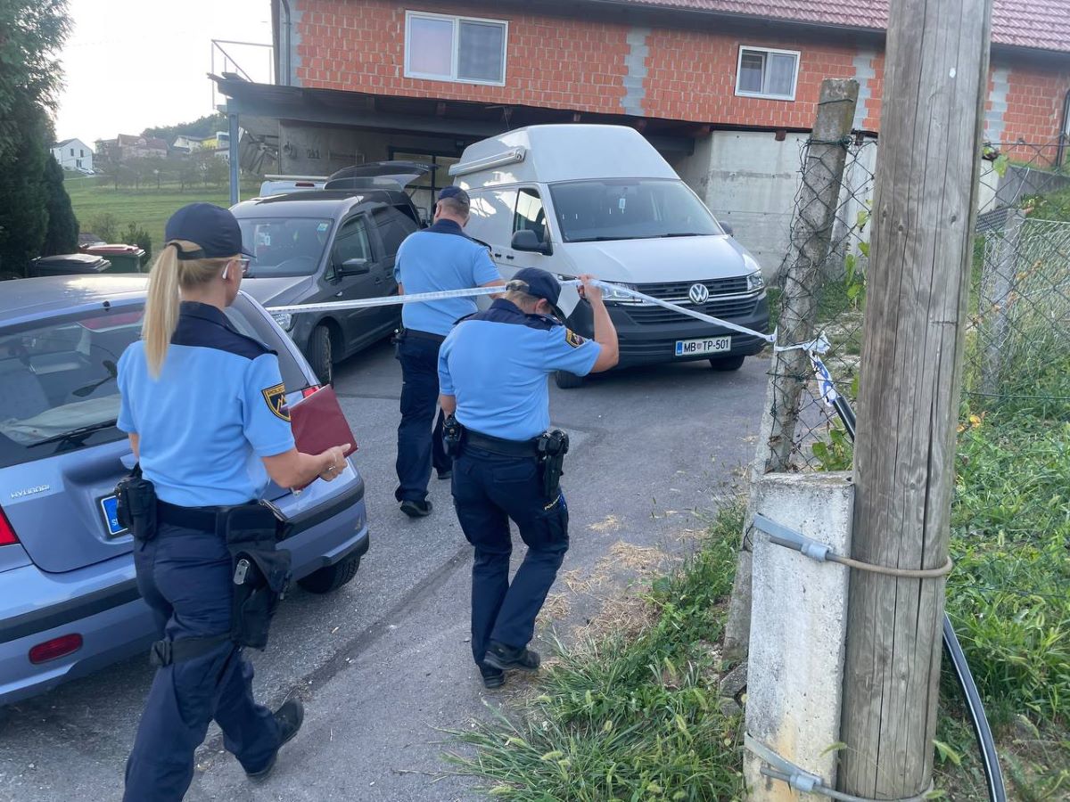 Kaj se je dogajalo v družinski hiši? 63-letnik bo zaradi brutalnega umora matere v zaporu najmanj 15 let